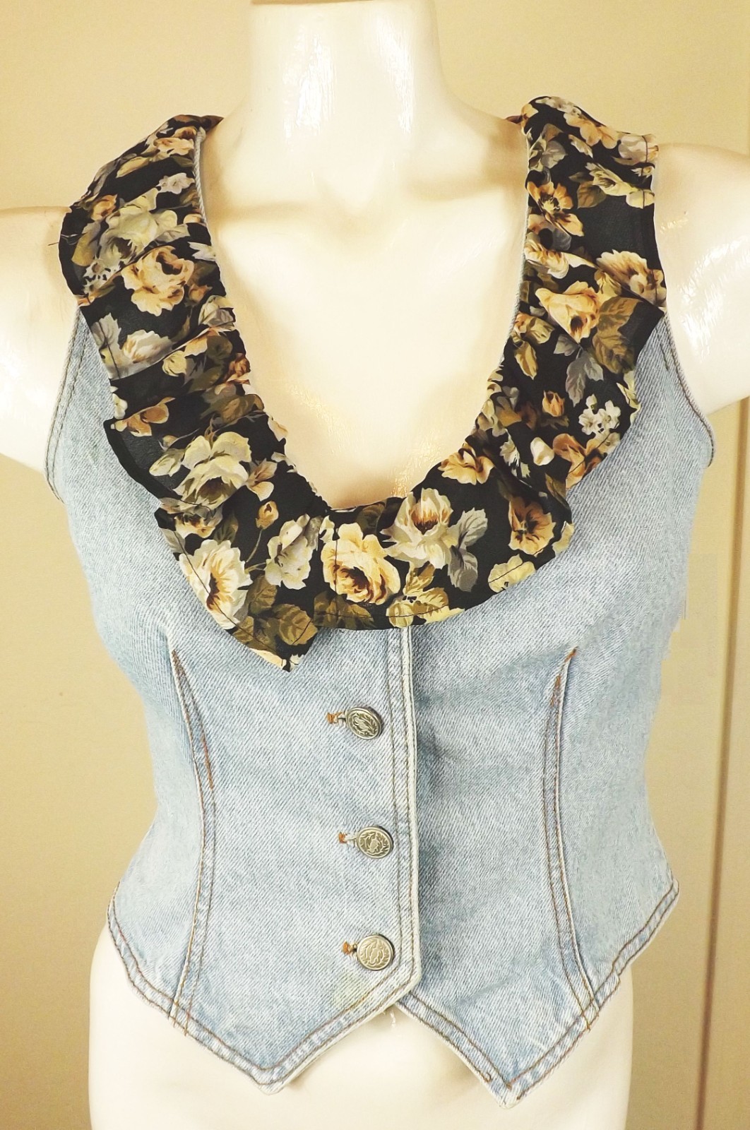 California Concepts Button Front Denim Vest Fitted Vintage Sz S+? Floral Ruffle