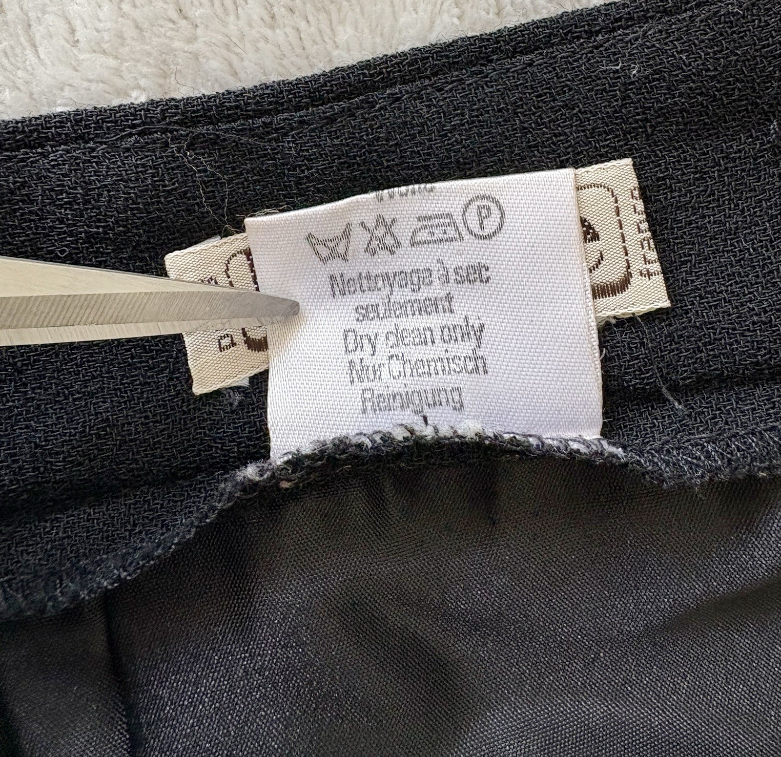 VTG Gorgeous Lasserre Paris Black Wool Pencil Skirt Pleated Buttons Size 38