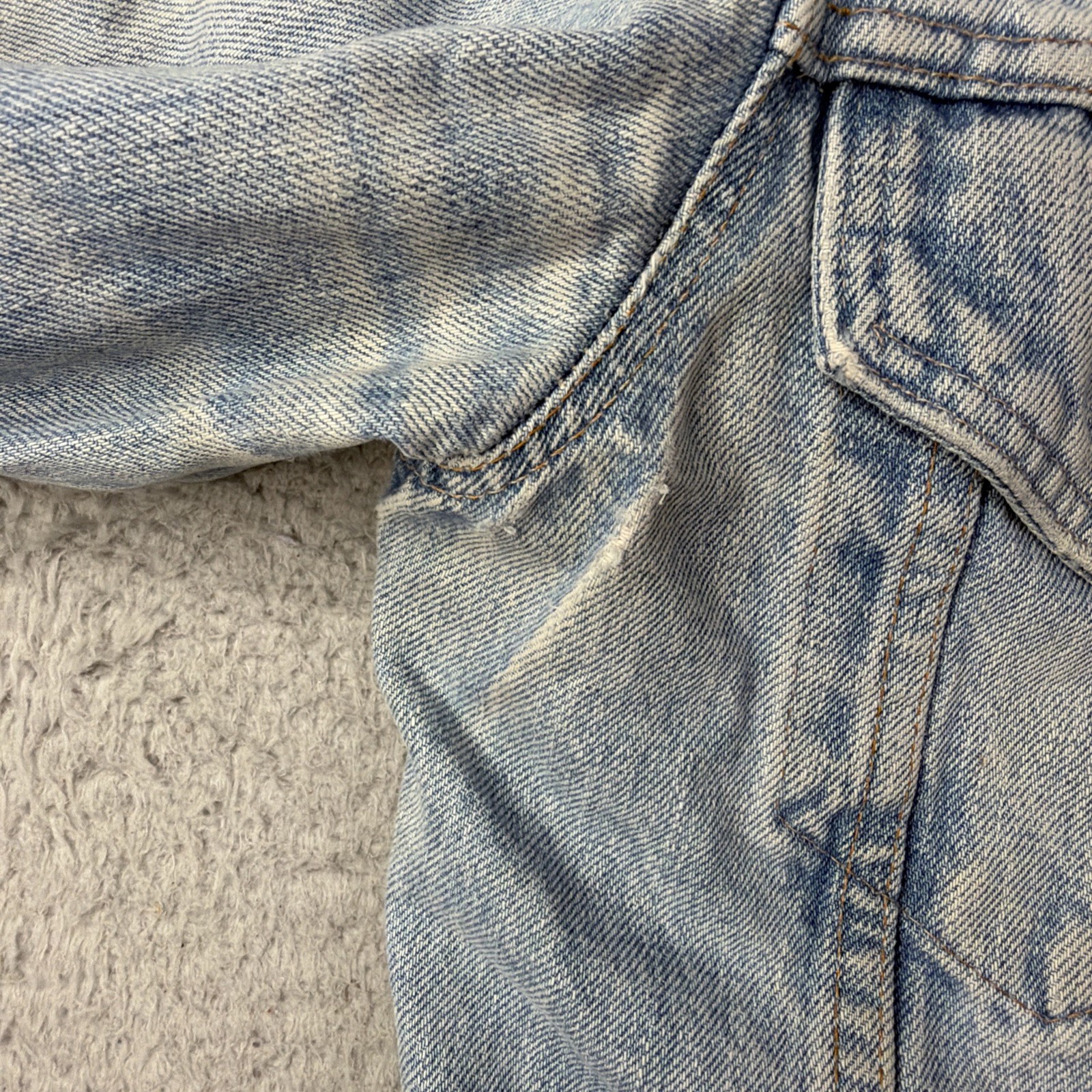 Vintage Levis Truckers Jacket Women’s Small Denim USA Distressed 80s