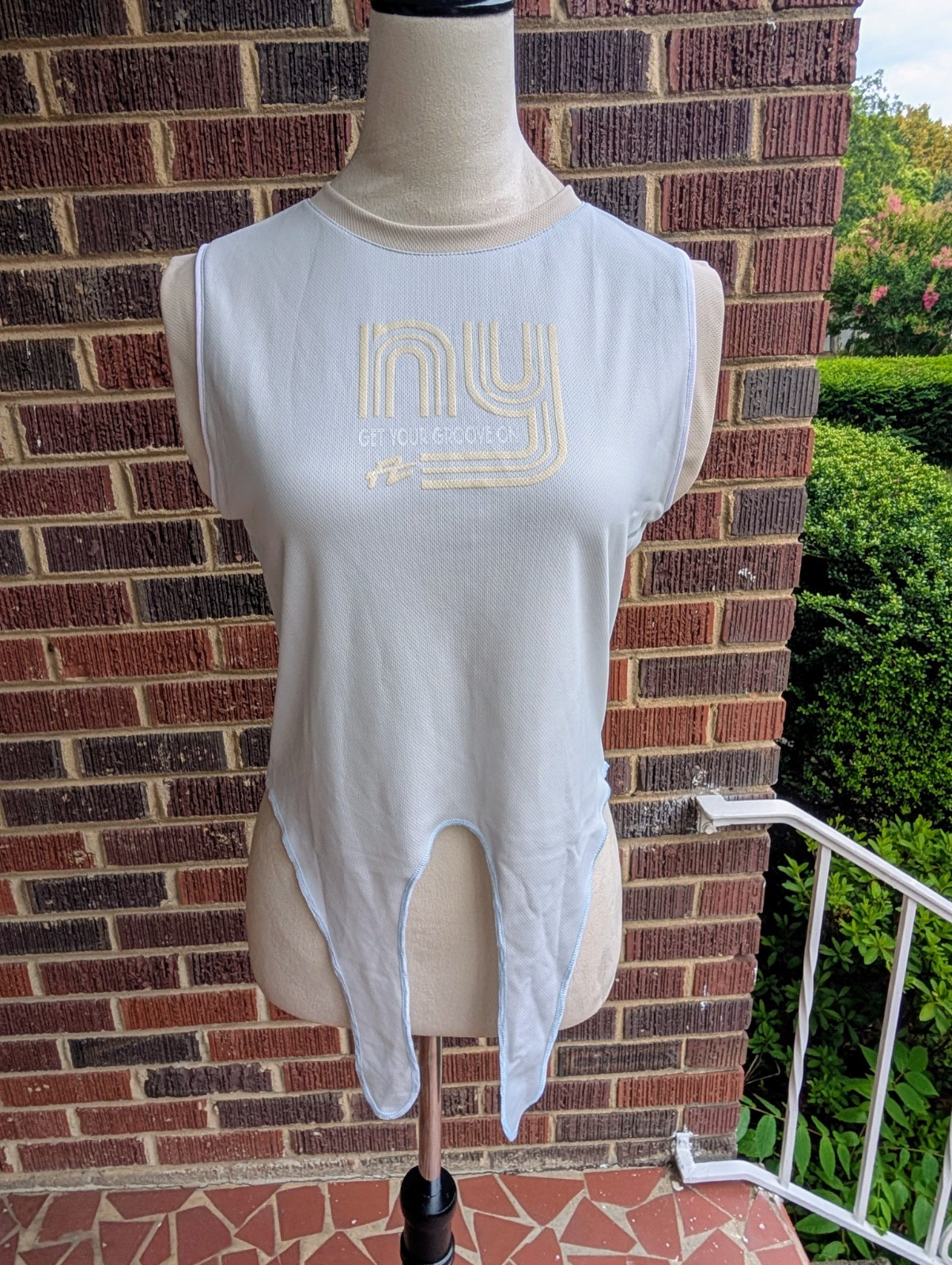 VTG* Y2K Frontline Dance Girl Tank Top-’NY Groove Tee’- Light Grey/Beige-Sz M/L