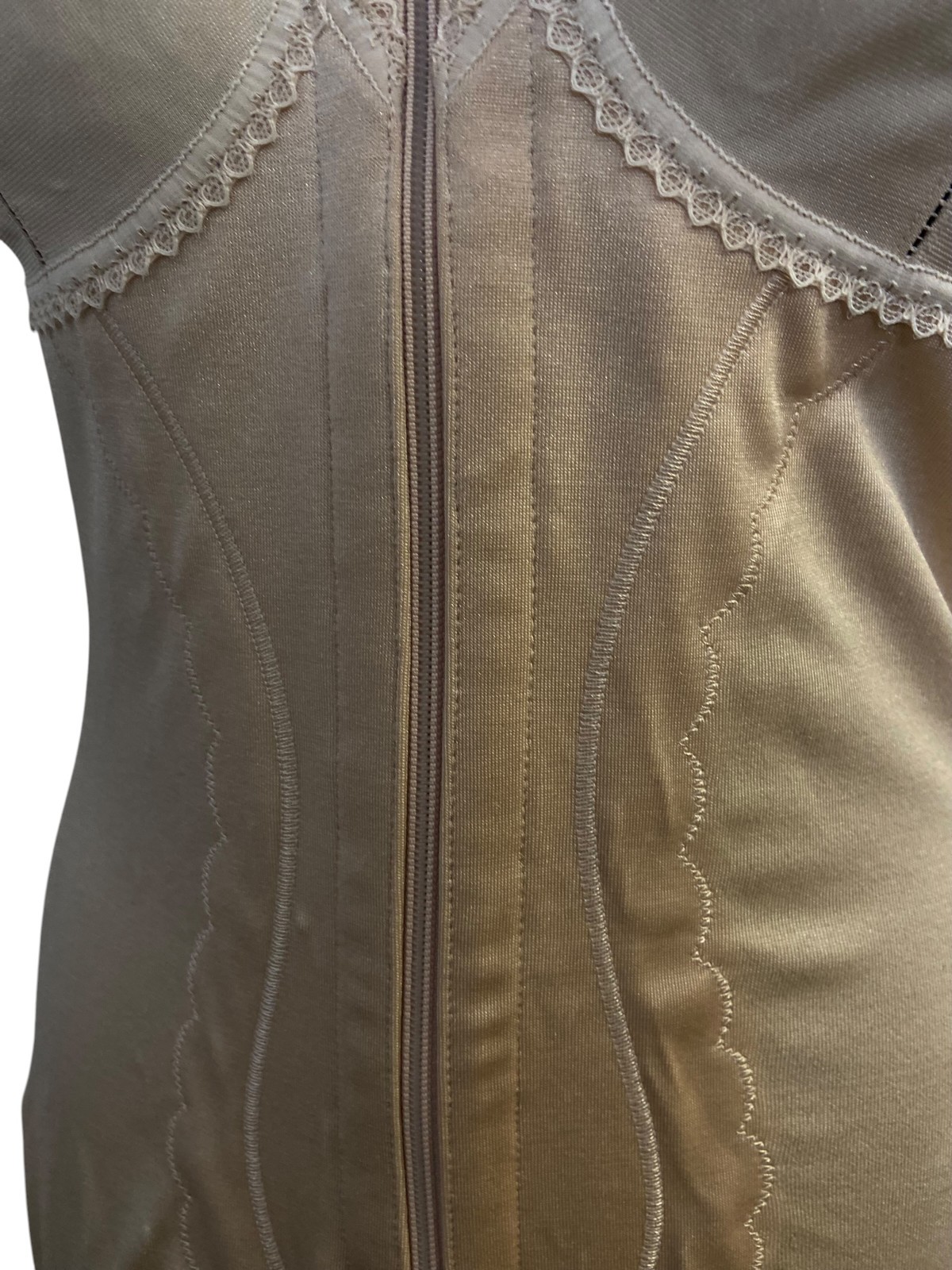 Women’s 70’s Vintage shapewear by Triumph | One piece in skin tone | Size EU 80D