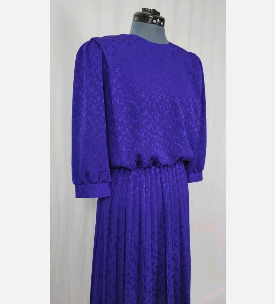 Vintage VLP Purple Blouson Dress w Pleated Skirt Size Petites 6 UNIONmade in USA