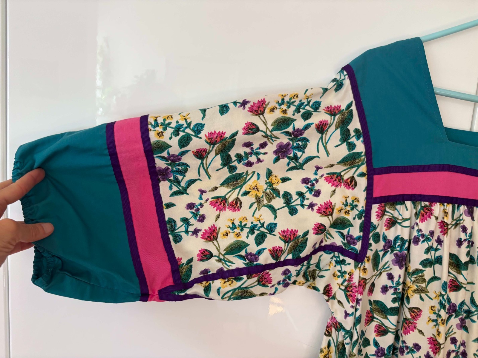 Vintage 1970s Krist Gudnason Floral Blue and Pink Mid-Sleeve Dress