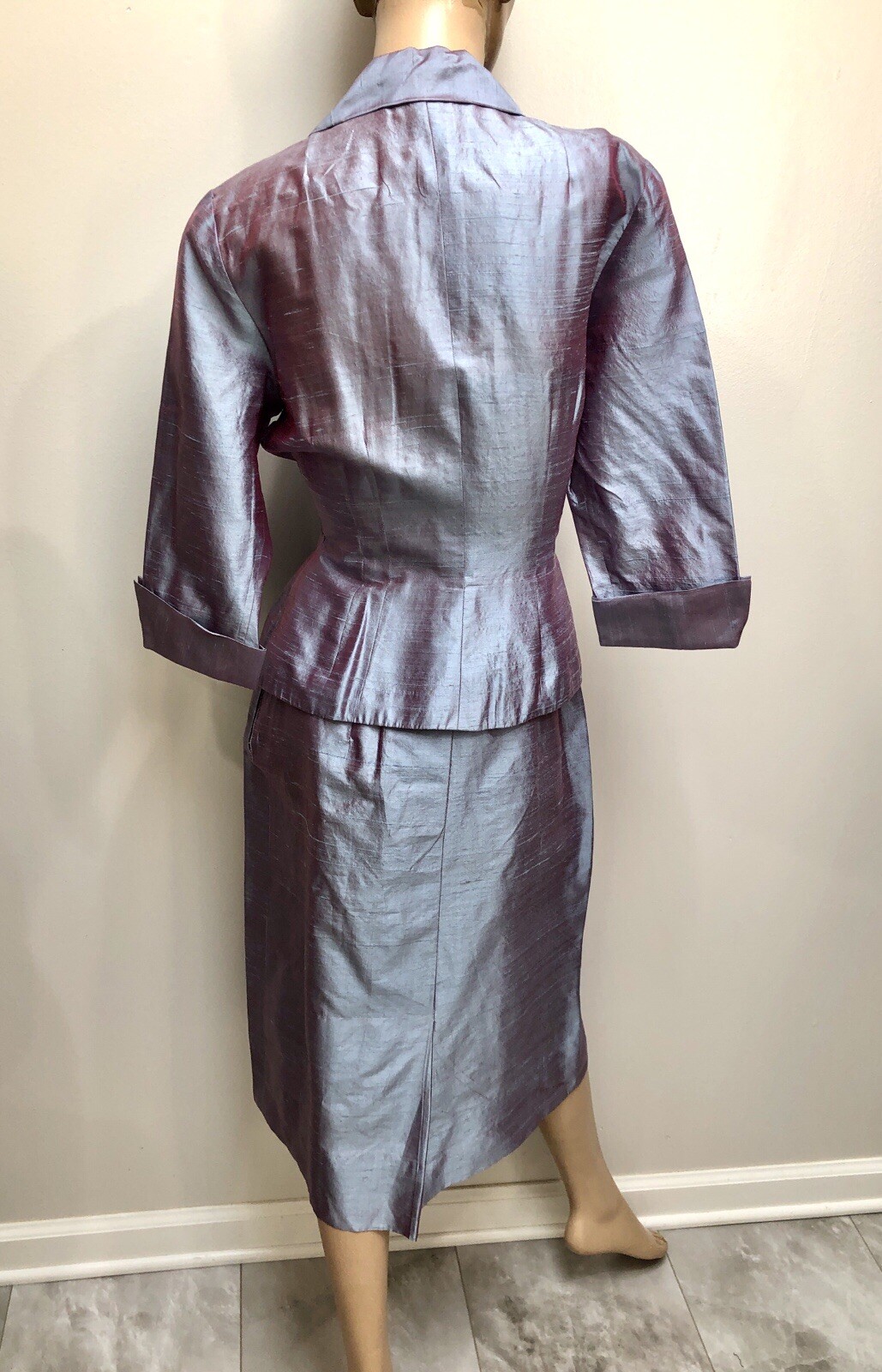 VTG 1950s „NEW LOOK” R&K Original IRIDESCENT LILAC SHARKSKIN Peplum Beaded SUIT