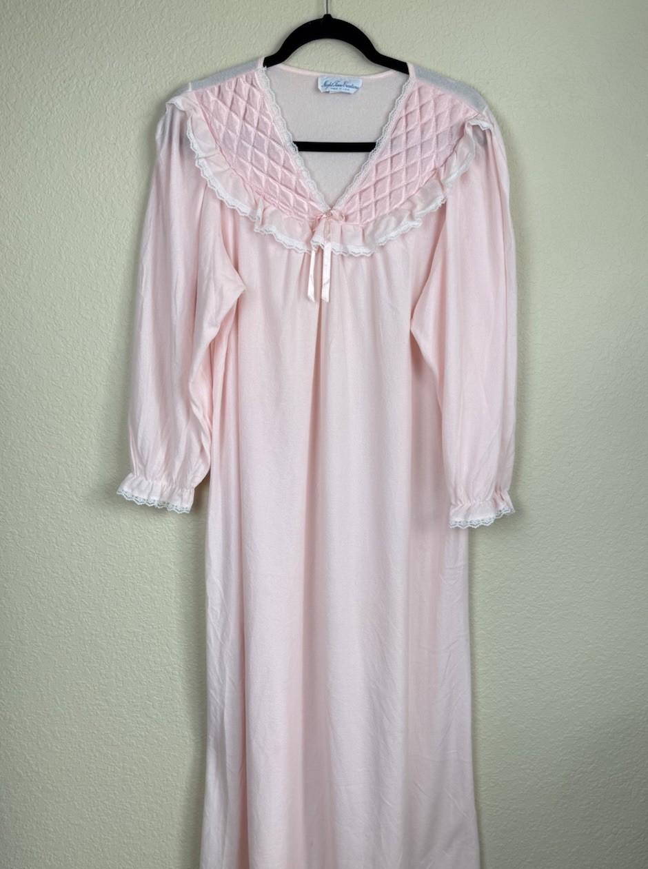 VTG Women’s Night Time Creation Pink Nightgown Guilford Fabric Quilted Yoke Sz S