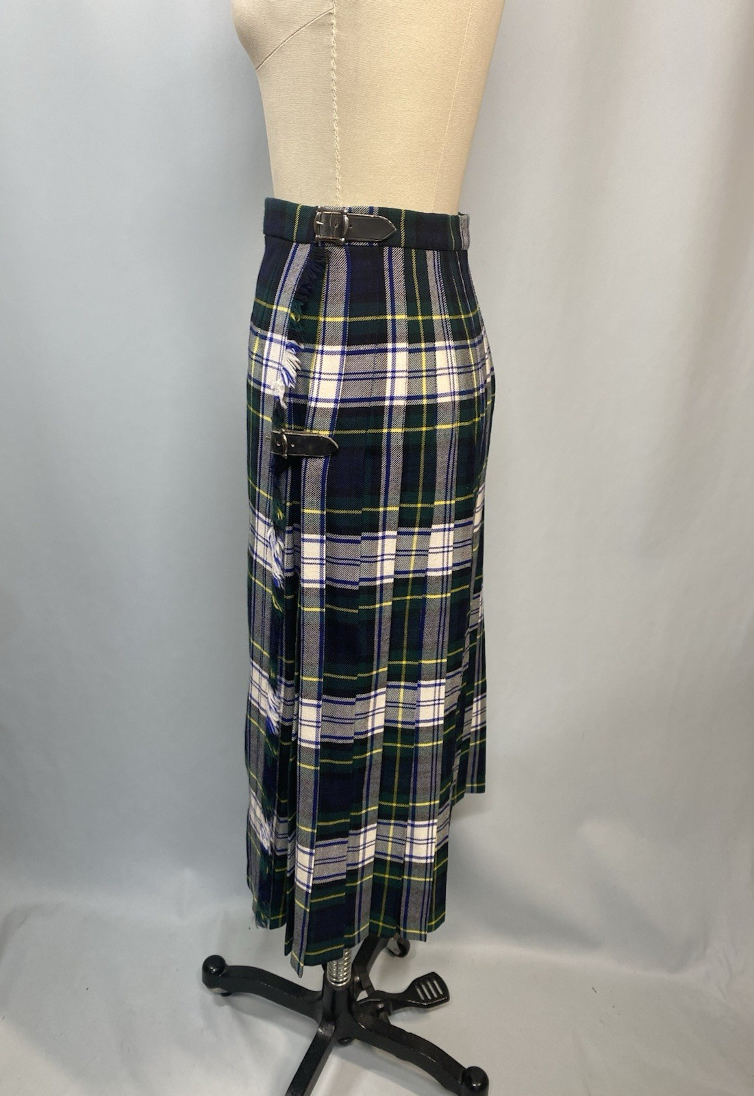 Vintage Tartan Skirt SIZE SMALL 8 plaid blue green kilt buckle midi pleated