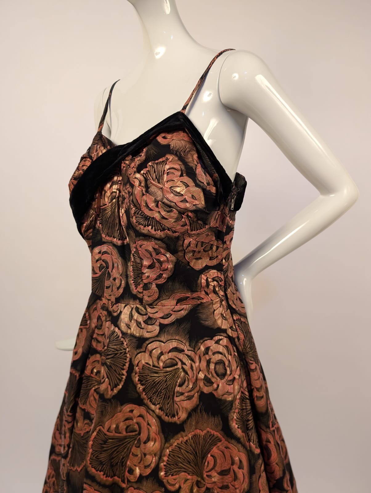 MOST ELEGANT 1940’S SALMON + METALLIC GOLD EMBOSSED CHINTZ LONG DRESS W VELVET 
