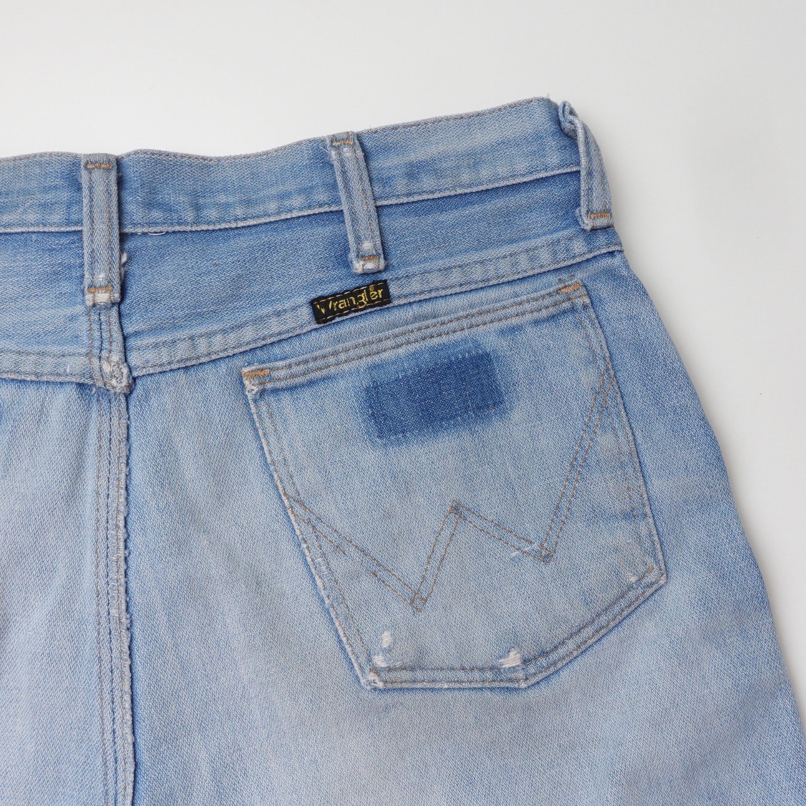 Vintage 70s Wrangler No Fault Denim Jean Shorts Made in USA Size 30 4″ Inseam
