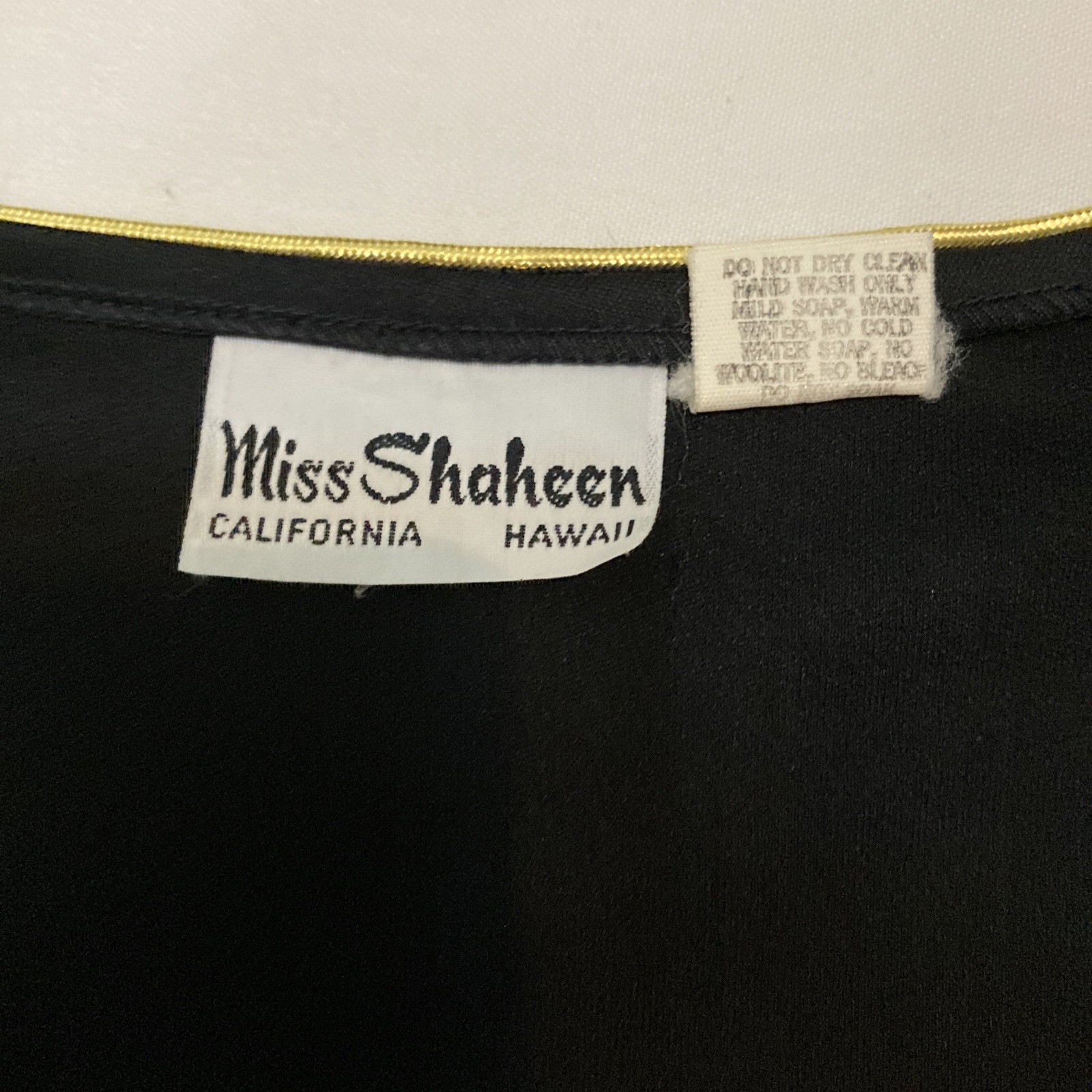 Vintage 70’s Miss Shaheen California Hawaii Style Polyester V Neck Top Tee Sz. 8
