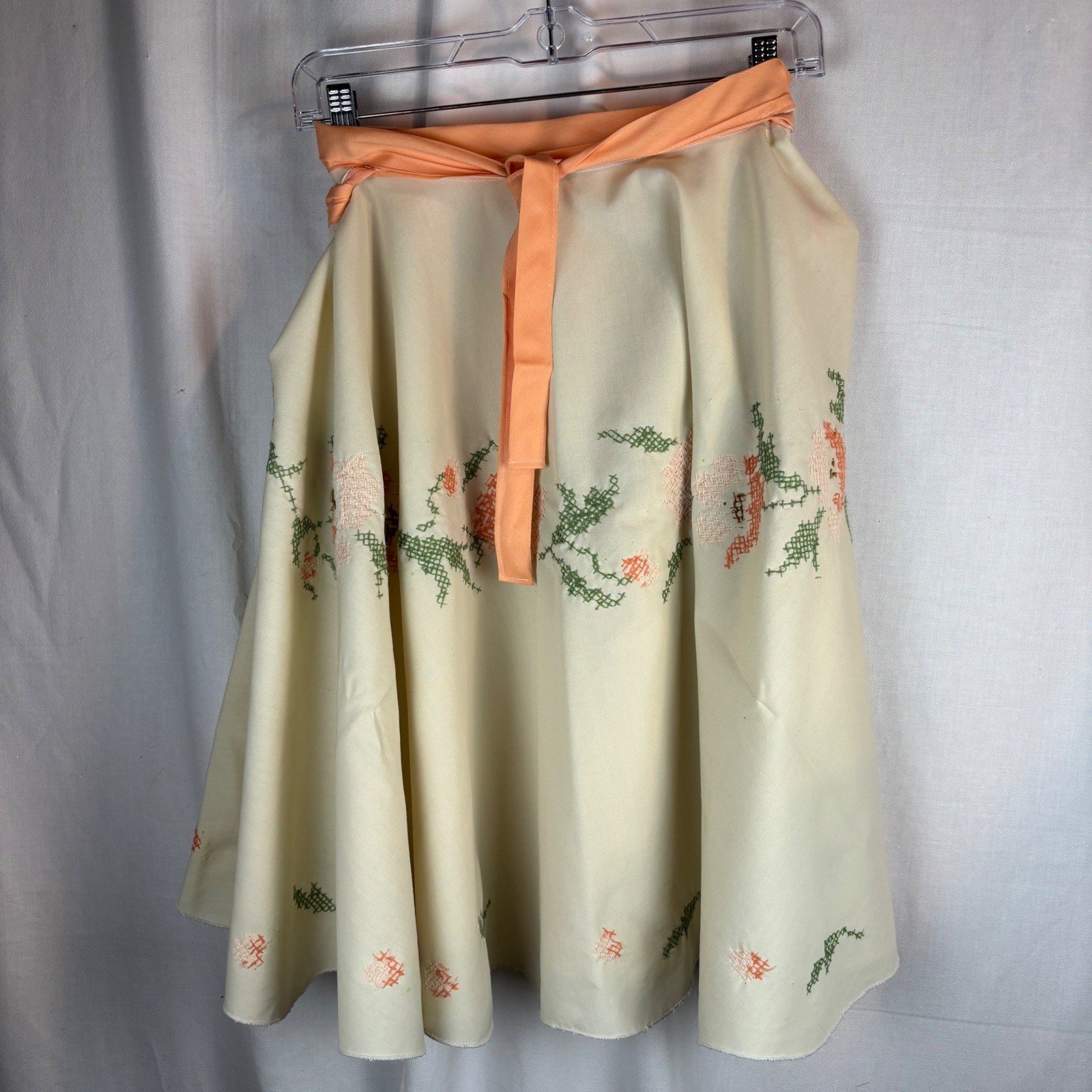 Vintage Handmade Cross Stitch Floral Wrap Full Skirt Cream Peach Embroidered