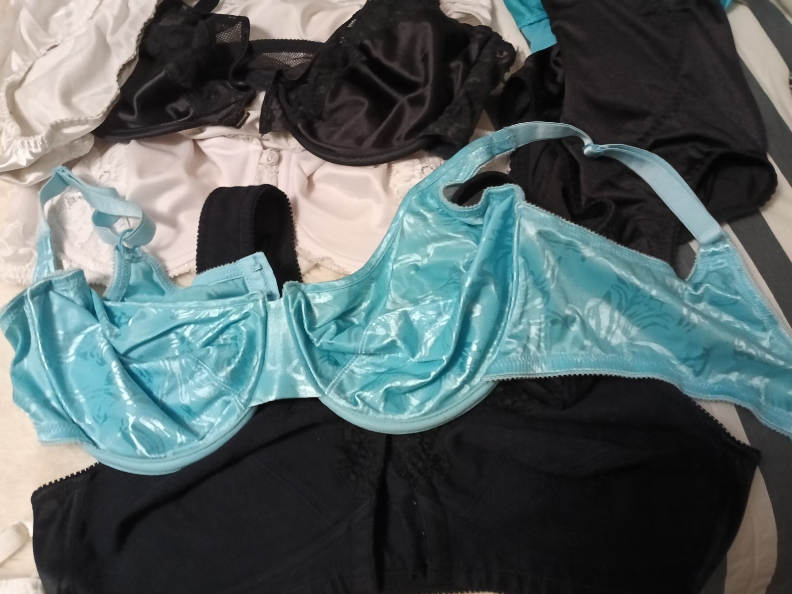 VTG Lingerie Bras Etc Lot Large XL C D Cup 90’s Y2K Romantic Wedding Night