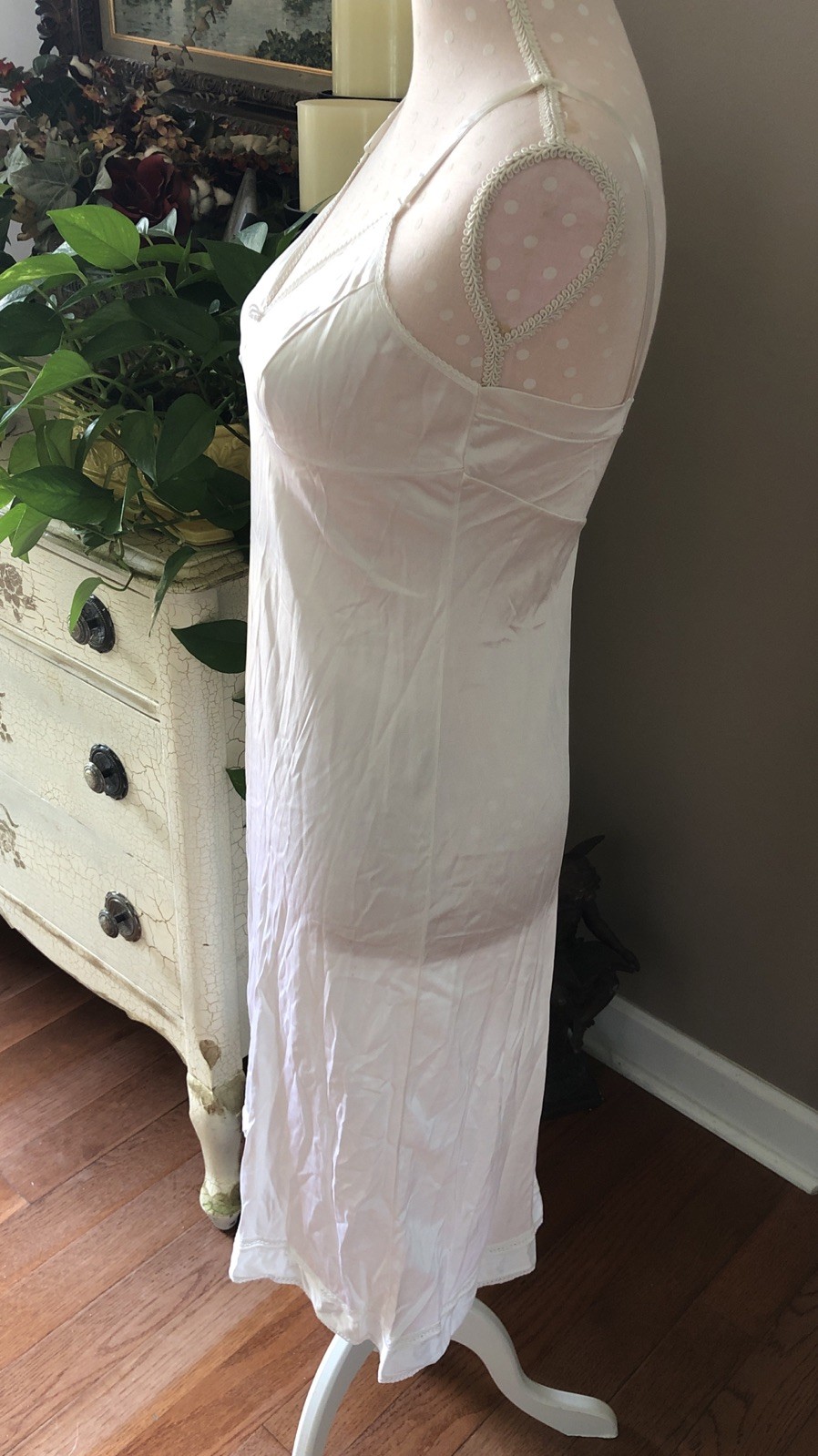Vintage Full Slip White Women’s Med Size 10/32 Montgomery Ward USA