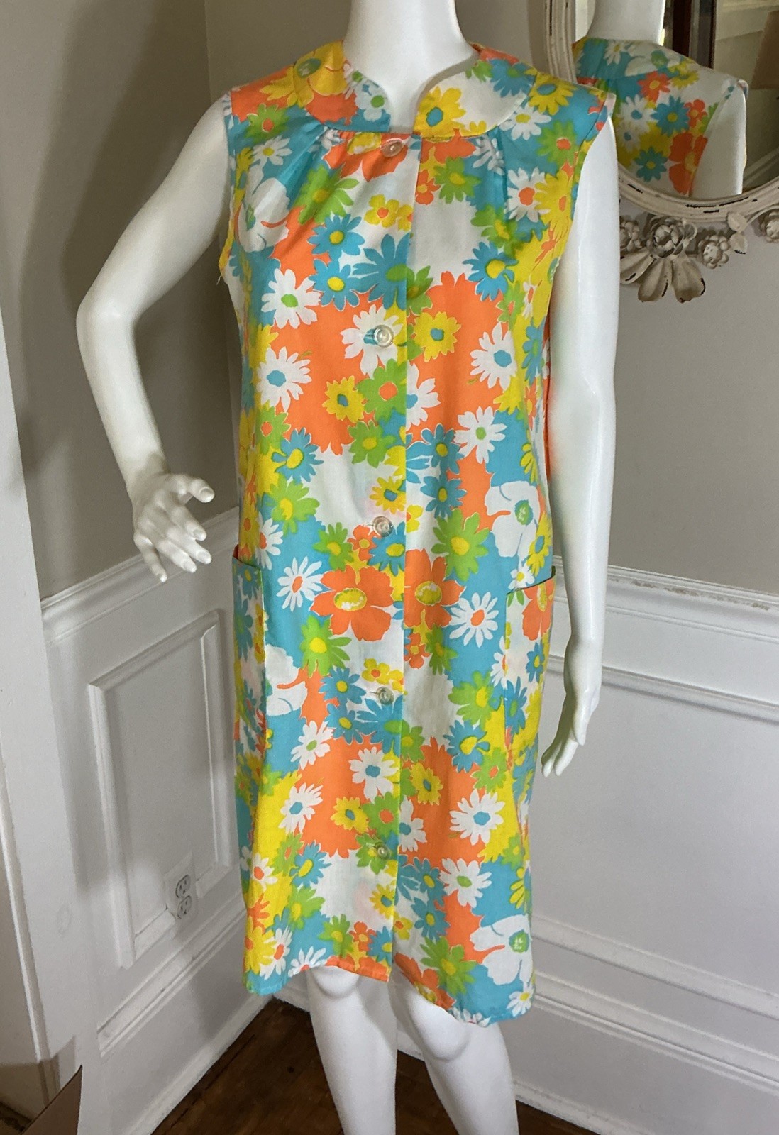 1960s Mod House Dress Sleeveless Button Front Flower Power Cotton Shift Dress