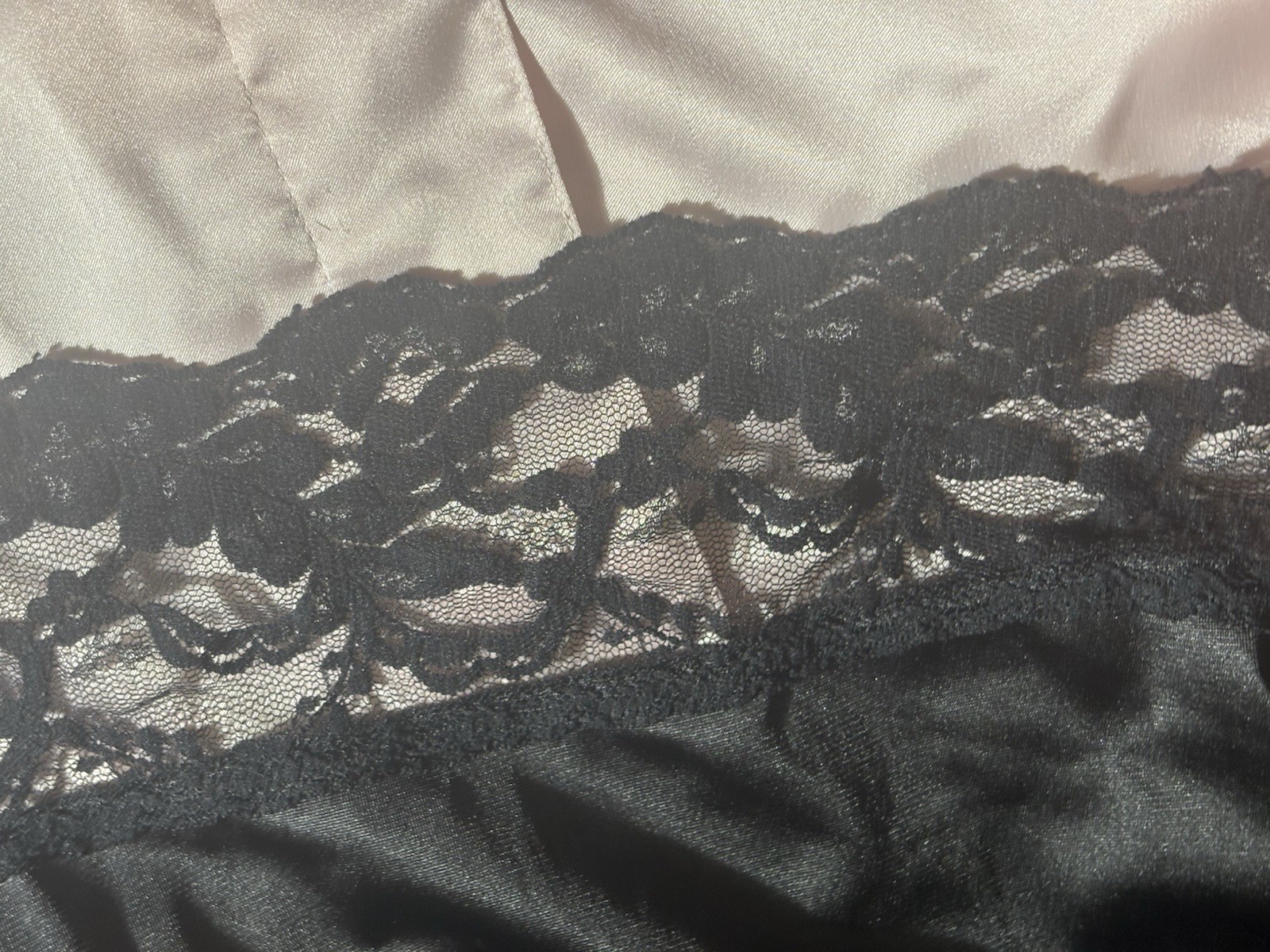 Vtg Silky Soft Lace Shiny Petti Slip Skirt Slip Chantilly Wide Lace Half Slip M