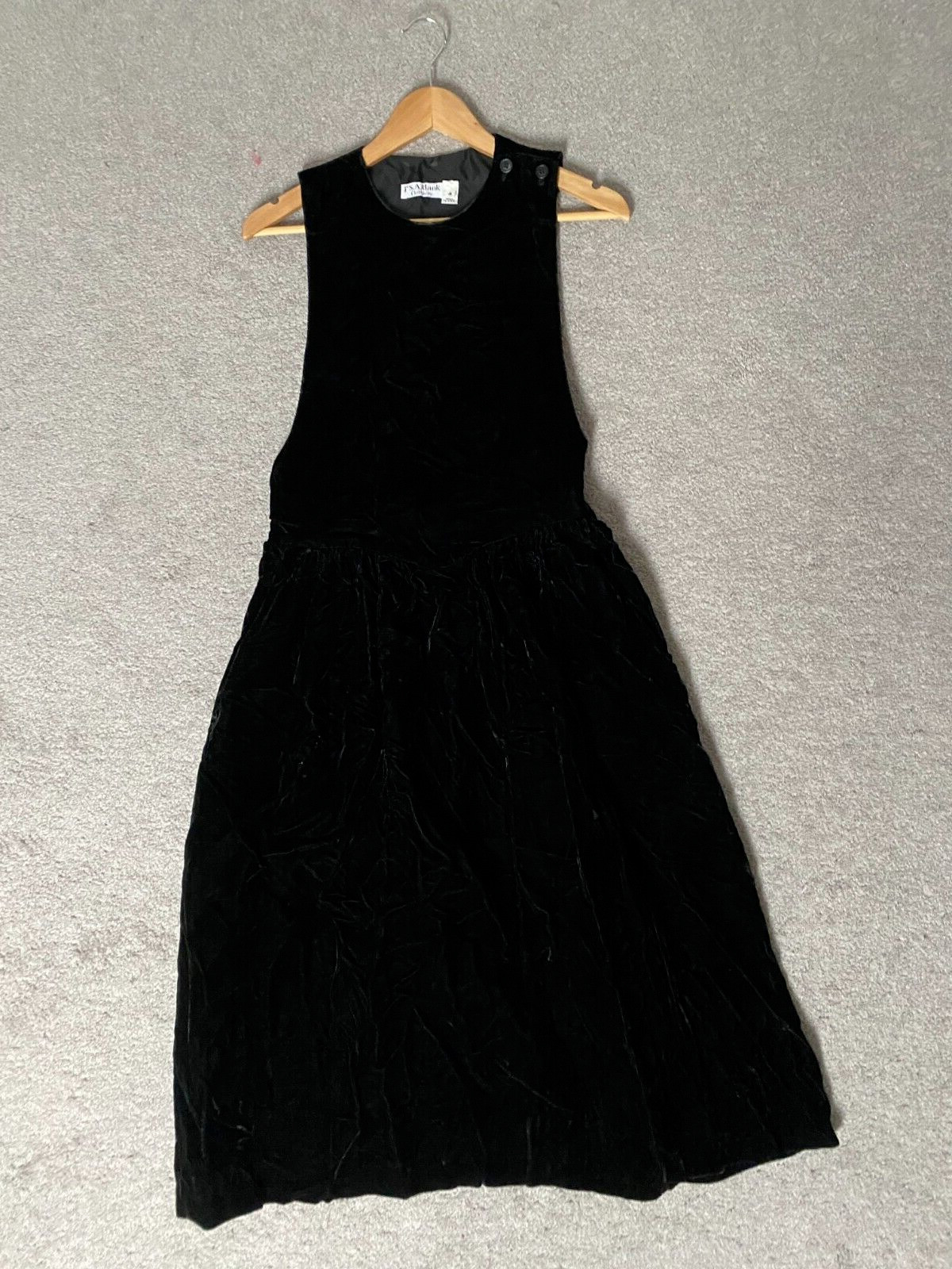 JoS.A.BANK CLOTHERS Vintage Jumper Dress sz 4 / S Black VELVET Shoulder Buttons