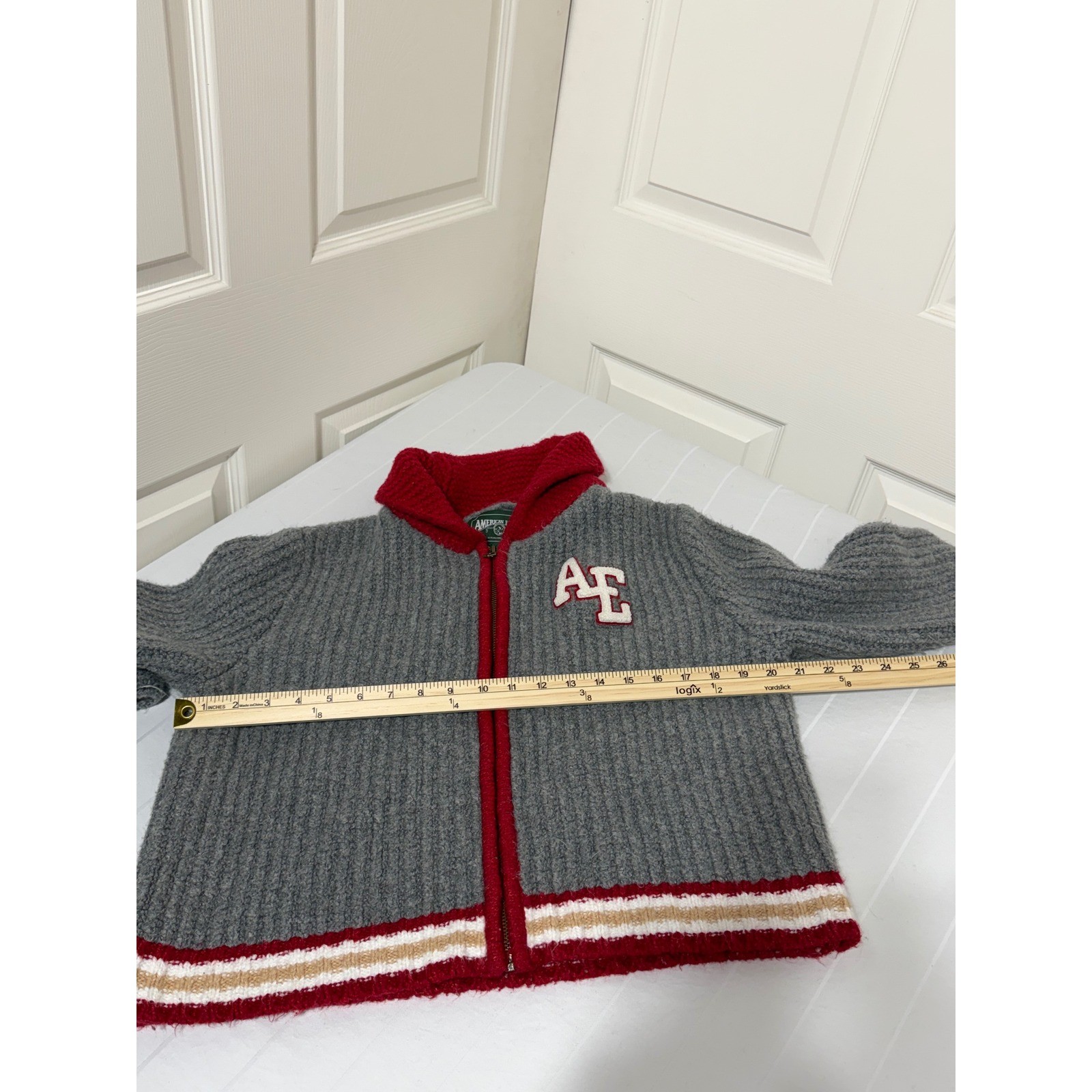 American Eagle Varsity Zip Up Cardigan Sweater Gray Red Striped women’s Medium