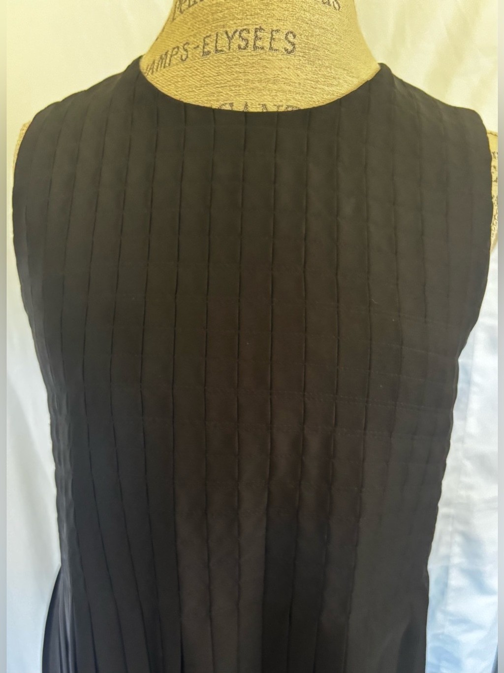 Vintage Women’s Pleated Sleeveless Midi Dress in Black Sz S