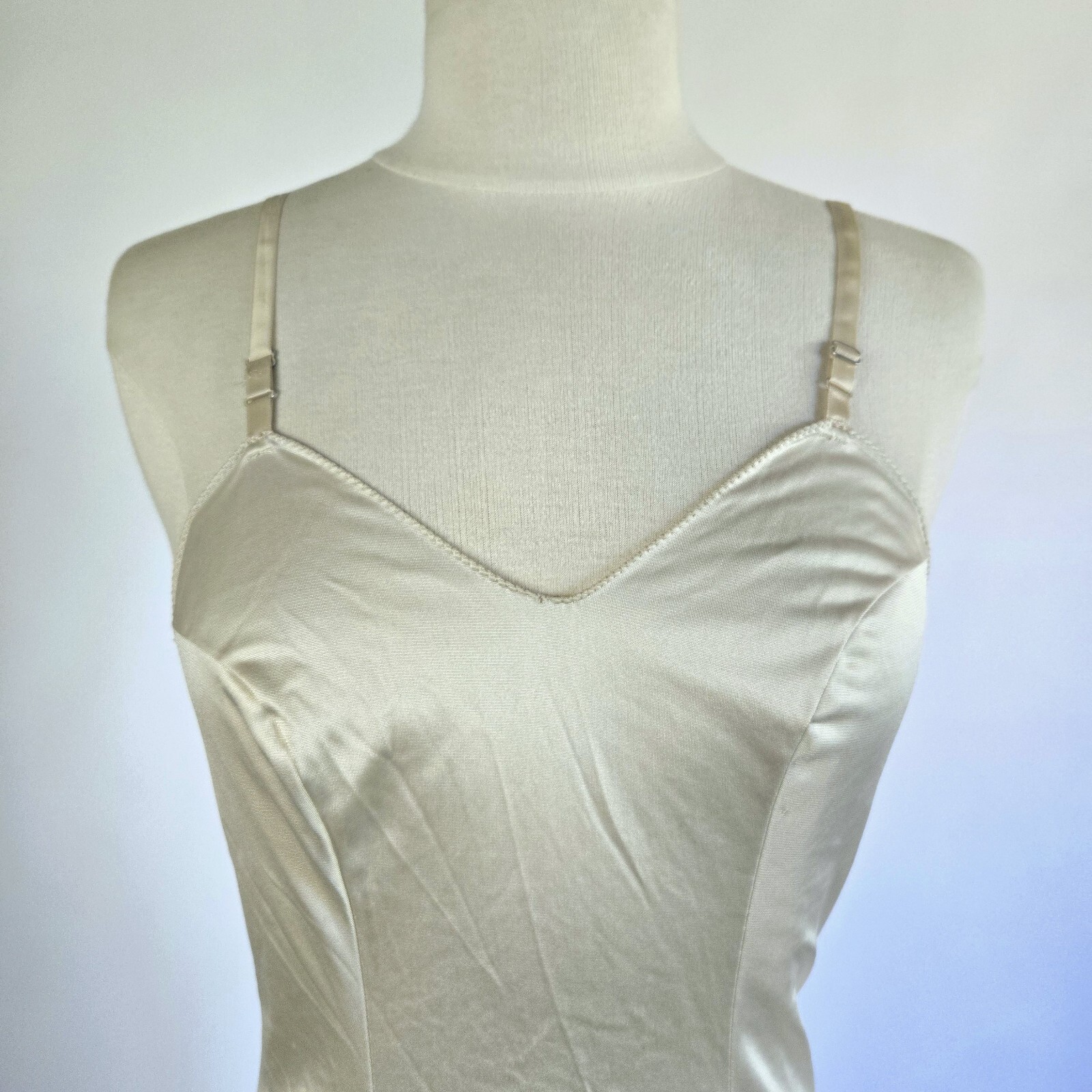 Vtg 1970s Ivory Nylon Lace Vanity Fair Full Mini Midi Slip Dress Sz 30 Champagne