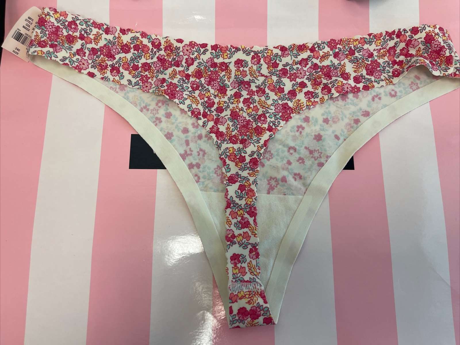 NWT VTG 2007 Victoria’s Secret ANGELS SMOOTH THONG , FLORAL – Large (CLOSE-OUT)