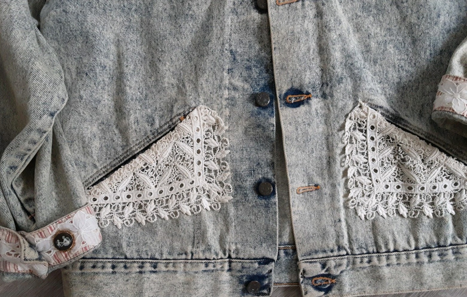 VTG Denim & Old Lace Embellished Jacket Embroidery Boho Chic Cottagecore M-L