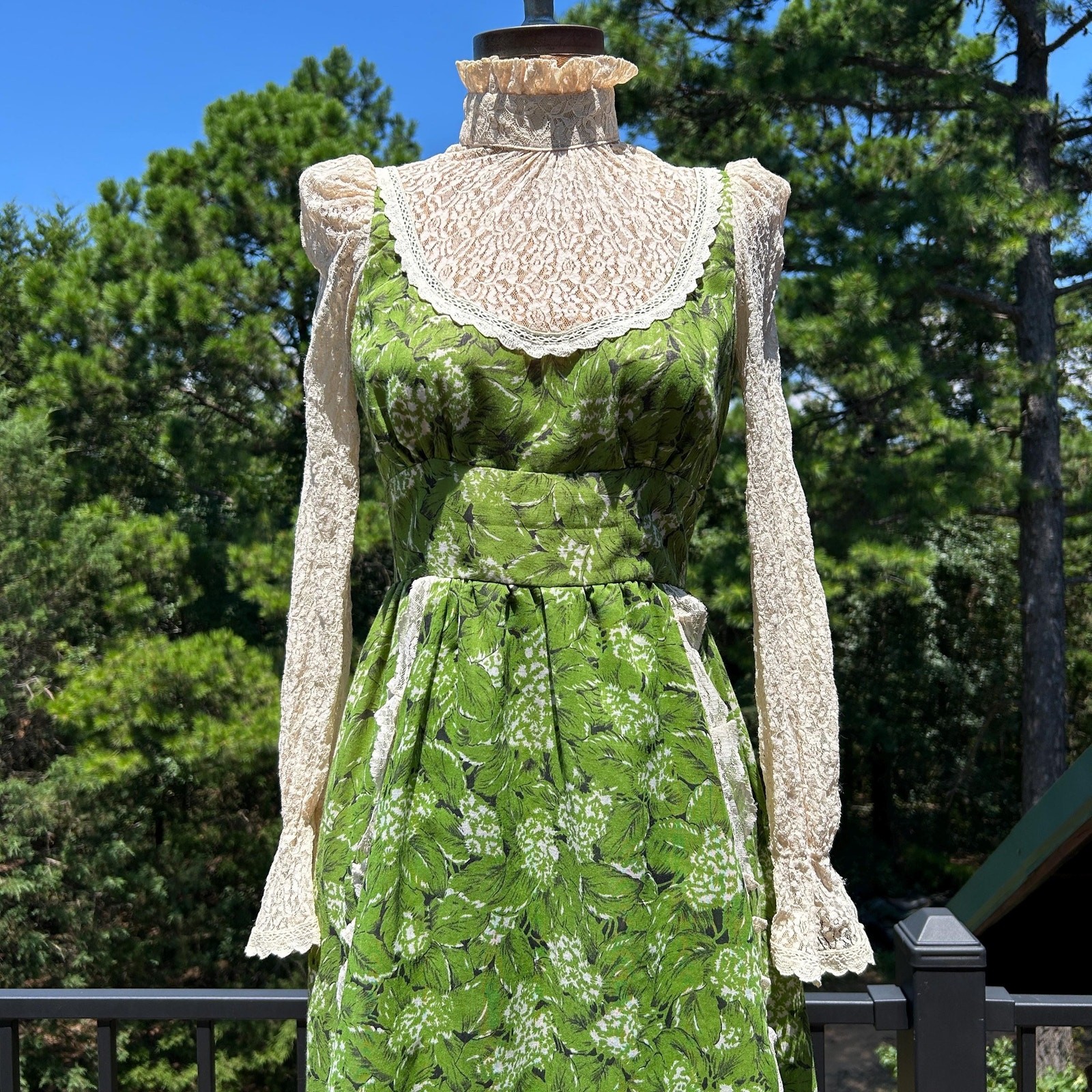 Vintage 70s Black Label Gunne Sax Leafy Floral Victorian Ruffled Lace Maxi Dress