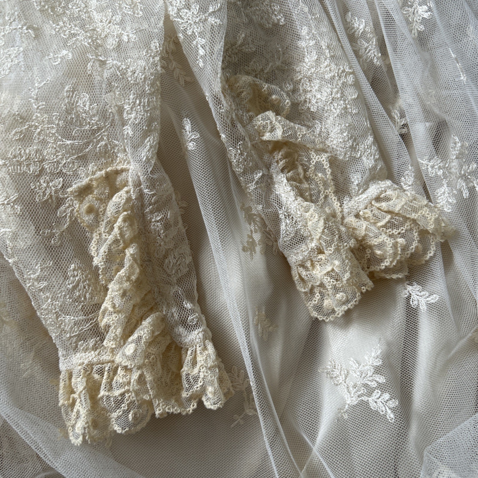 Vintage Victorian Ecru Wedding Dress Net Lace B-38” W-28” H-42”