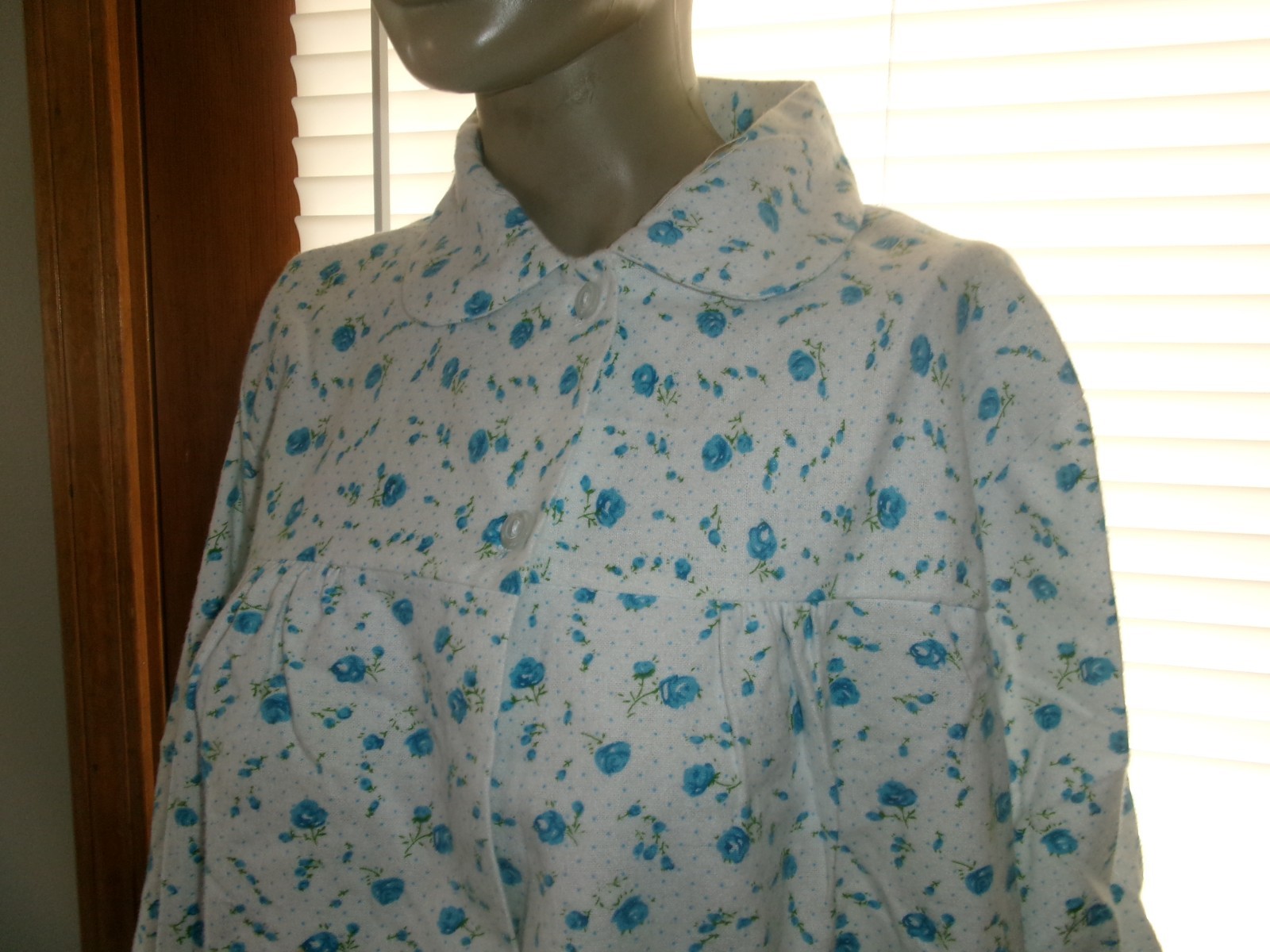 VINTAGE NIGHTGOWN~ SEARS 100% COTTON~BLUE ROSES~L/S~ LONG~ S LG 14-16 NOS