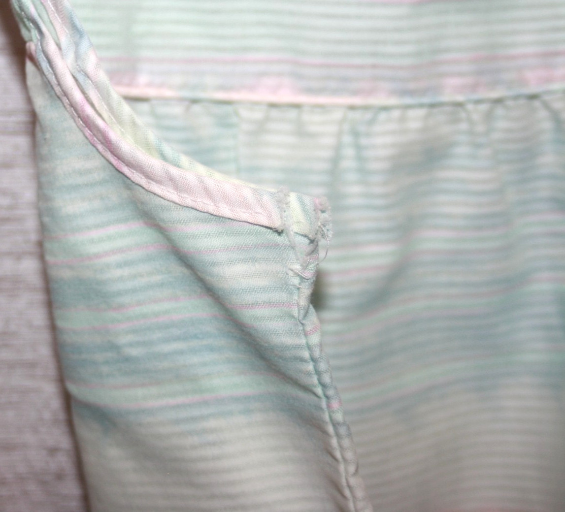 Women’s Muumuu Housedress Lounger Duster w 2 Pockets Vintage sz L 21.5″x39″ NWOT