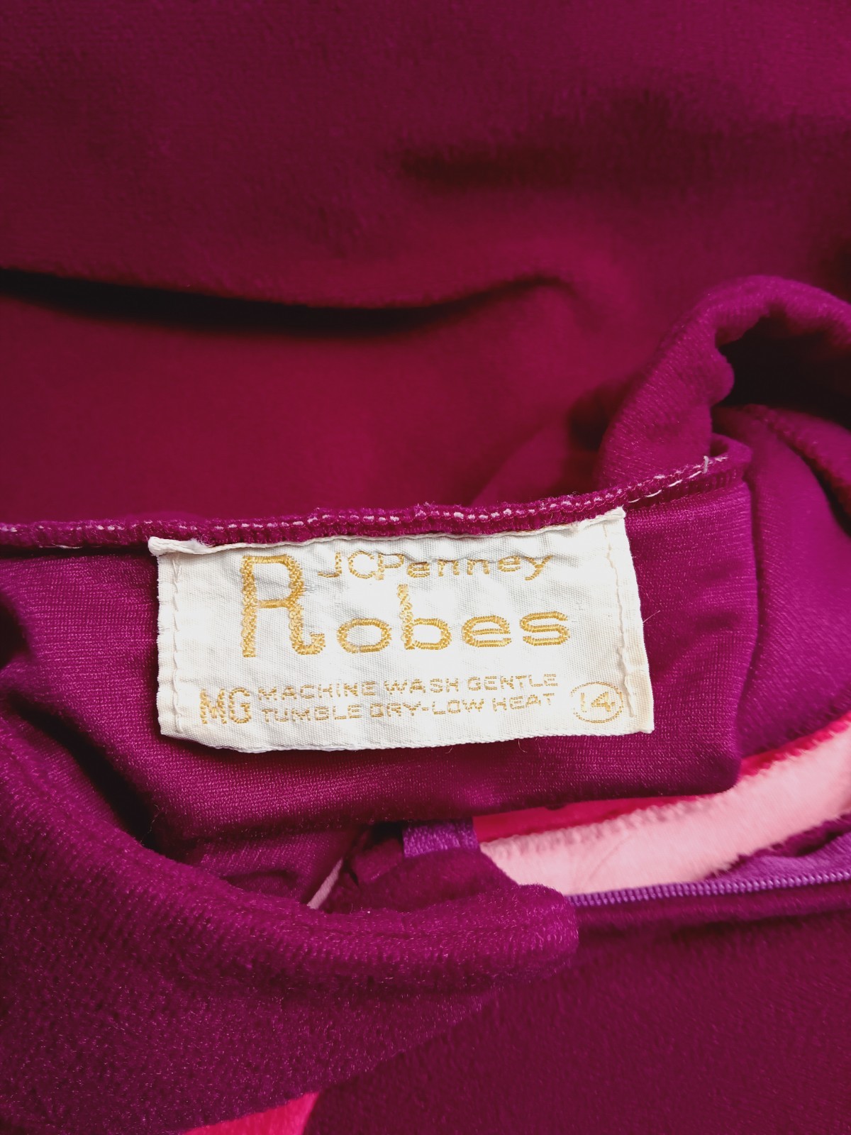 Vtg 70s JC Penney Velour Front Zip Robe 14 Fits L Purple Majenta Pink