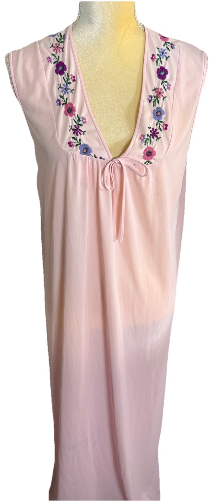 Vintage Vanity Fair Embroidered Long Nightgown Bubblegum Pink Size Medium