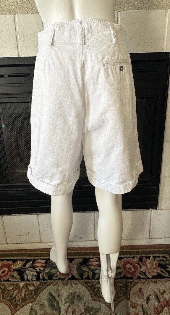 Vtg Liz Sport 80-90’s White Shorts Size 8 Waist 28” Seam To Seam 14”
