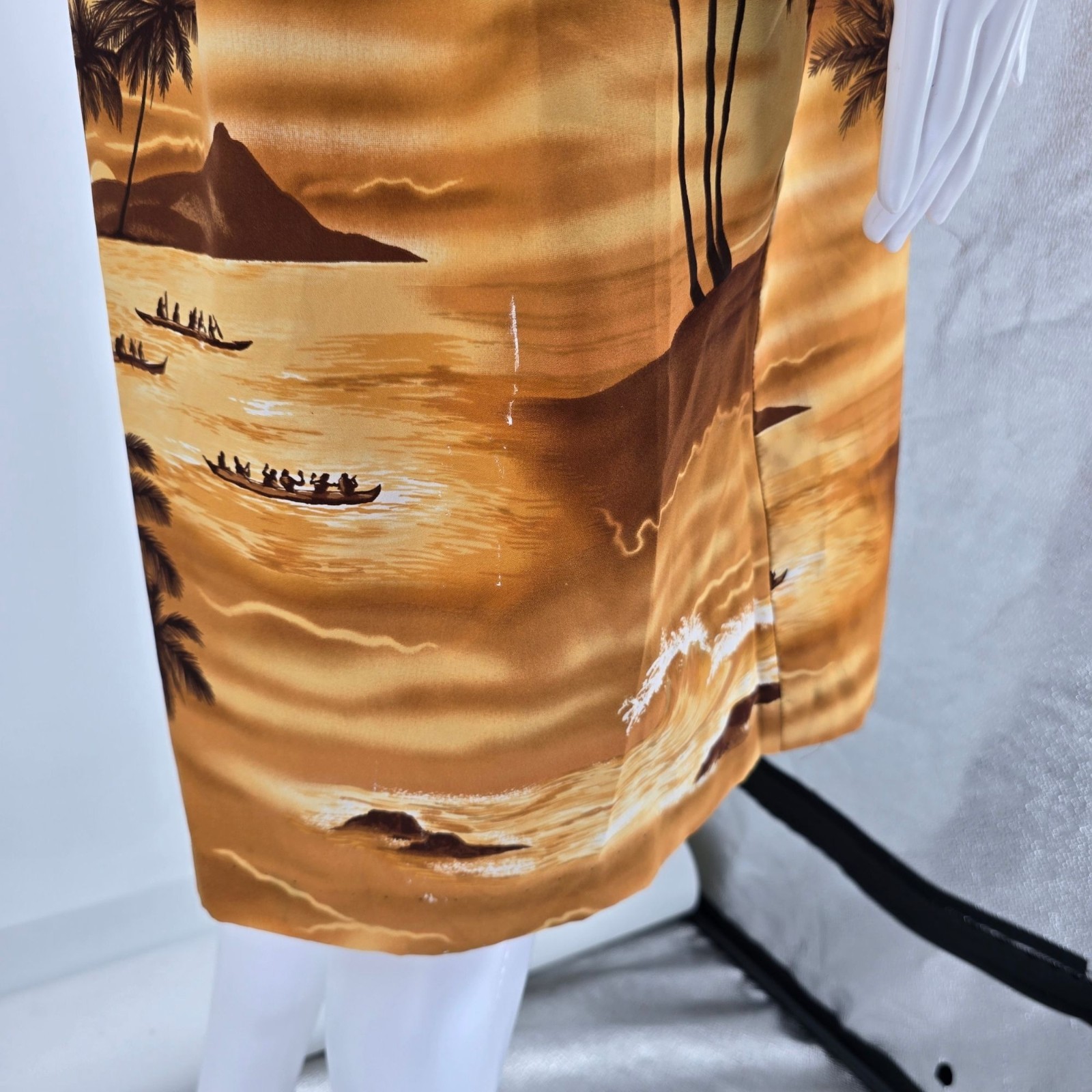 Vintage 1970s Made in Hawaii Tropical Sunset Print Polyester Muumuu Dress (XS)