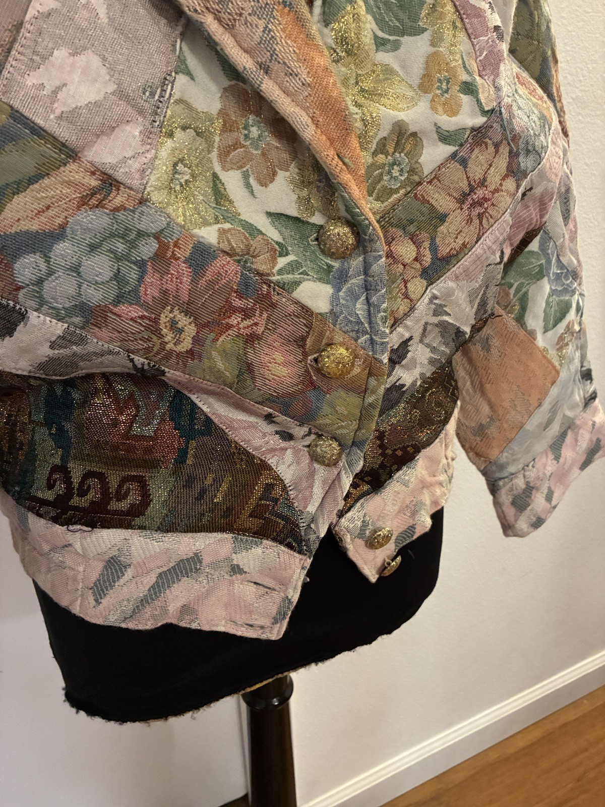 Vintage 1980 Quilted floral Patchwork coat Boho Grandma-Core M/L 48”/34” waist