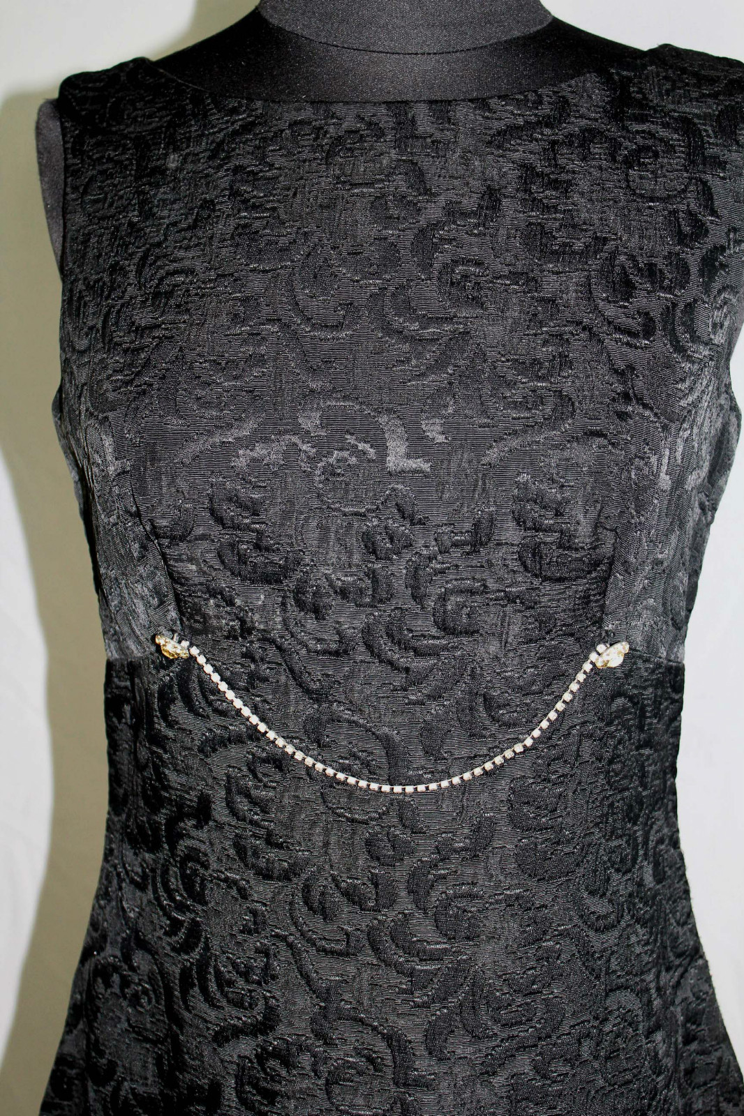 VINTAGE 1960’S BLACK RAYON FLORAL BROCADE RHINESTONE BELT COCKTAIL DRESS SIZE 6