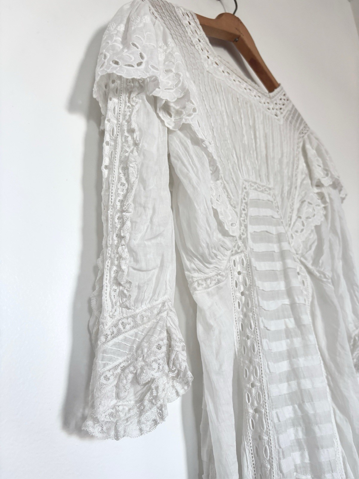 Antique Edwardian Early 1900s Cotton Voile/Embroidered Eyelet Lace Blouse