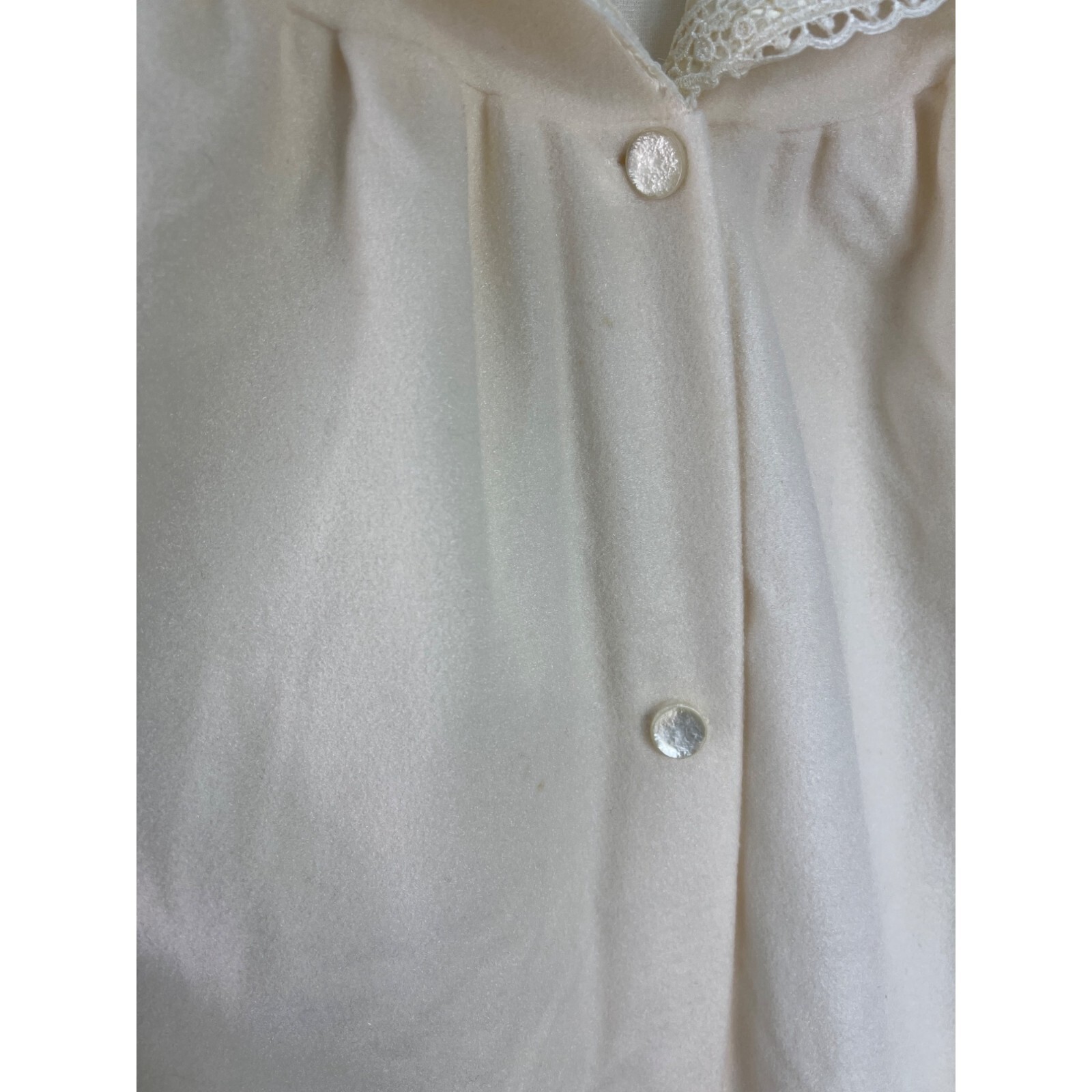 VTG Shadowline Cream Button-Down Robe Housecoat Lace Collar & Pockets Small