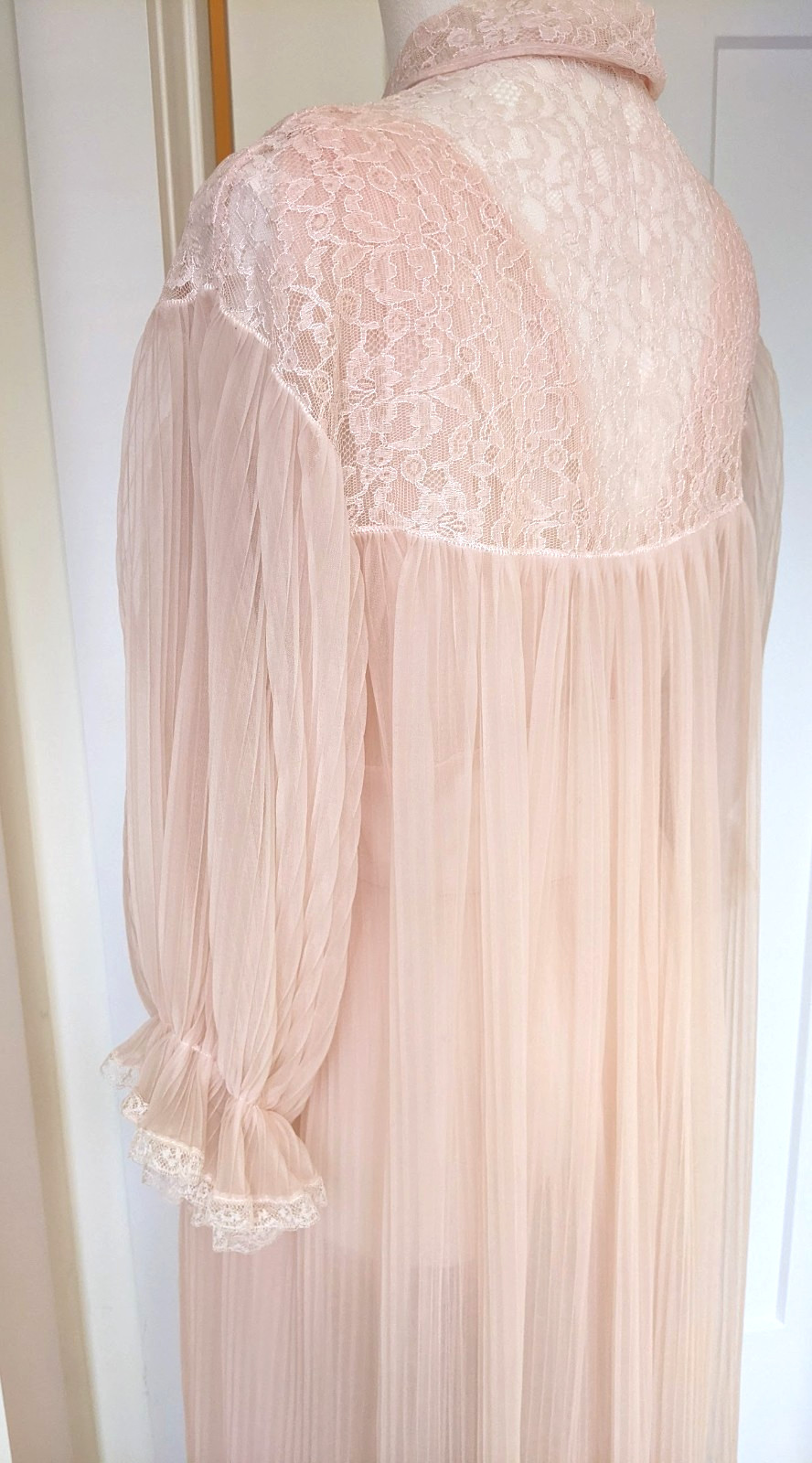 Vintage Nylon Tricot & Lace Pale Pink Very Sheer Peignoir Set Size M Gorgeous!!