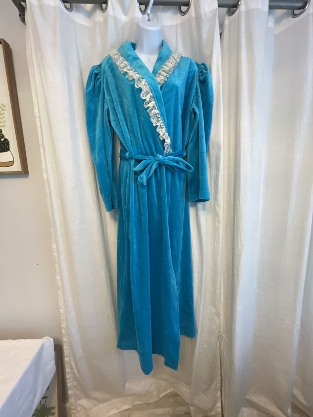Vintage Sabrina by Mervyn’s Blue Velour Lace Trim Robe Size XL