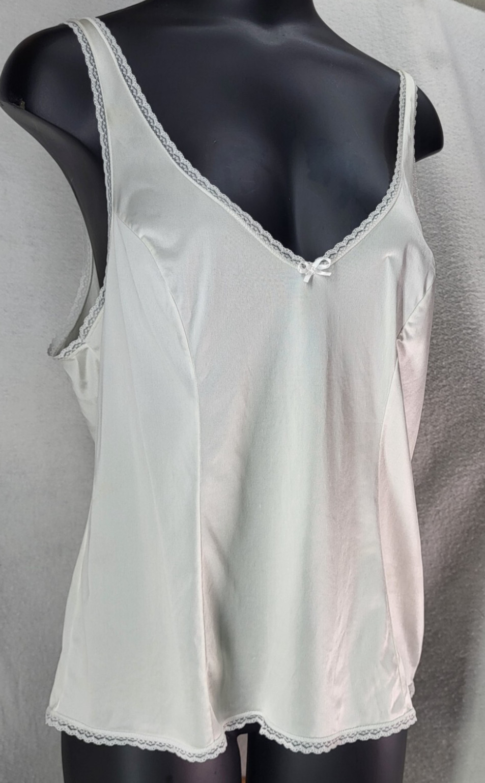 Vintage Vanity Fair Nylon Cami Camisole Lingerie 17-760 Top Size 40/46 Ivory
