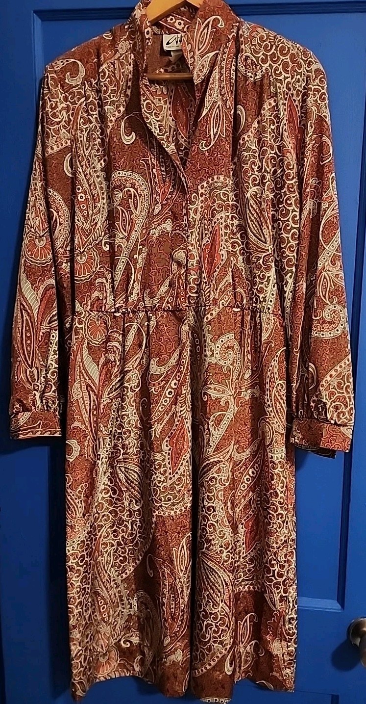 Vintage Willi Of California Dress Paisley Print Size 10 Chinese Collar 100% Poly