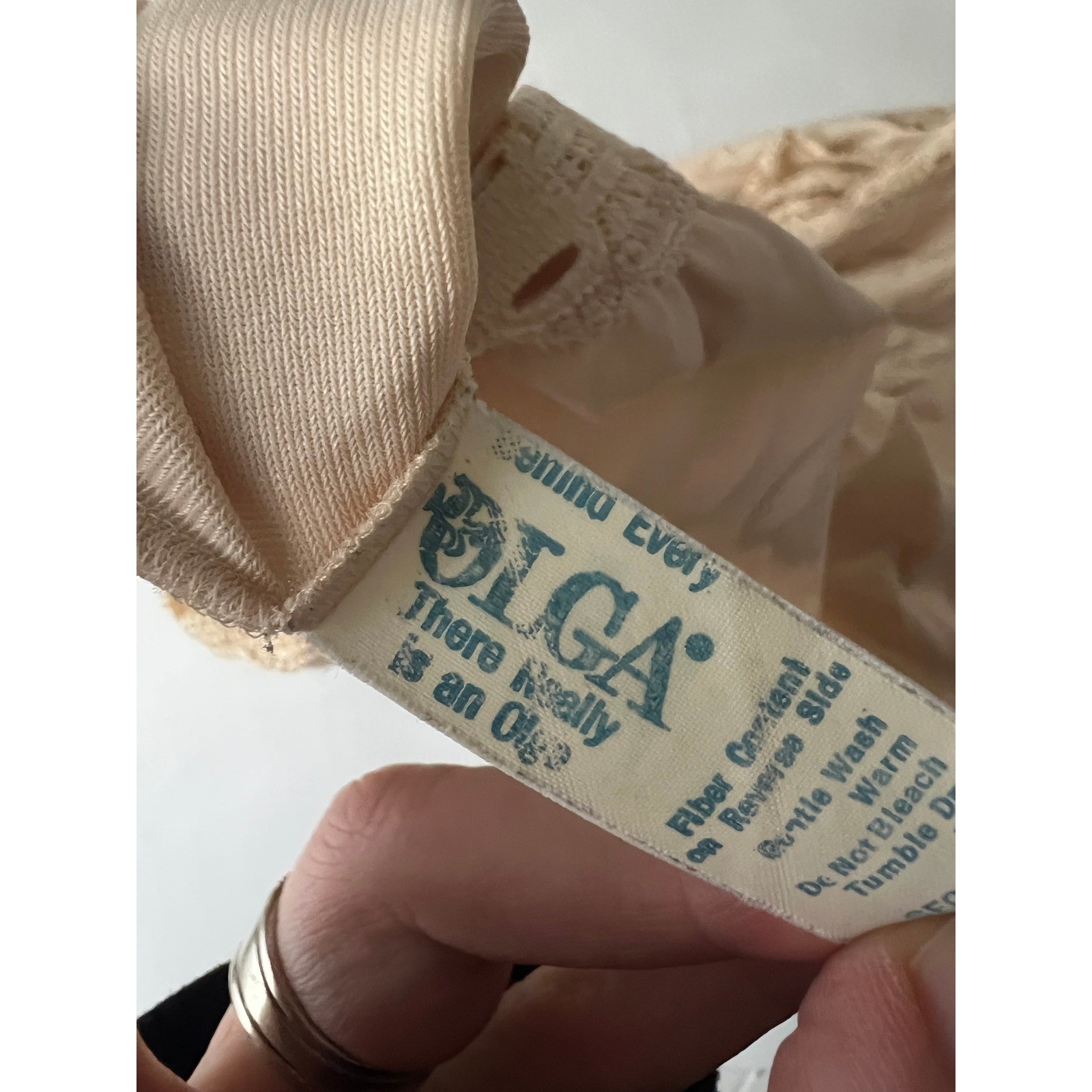 Olga Half Slip Skirt Womens Size S Beige Vintage Lace Trim Style 963T