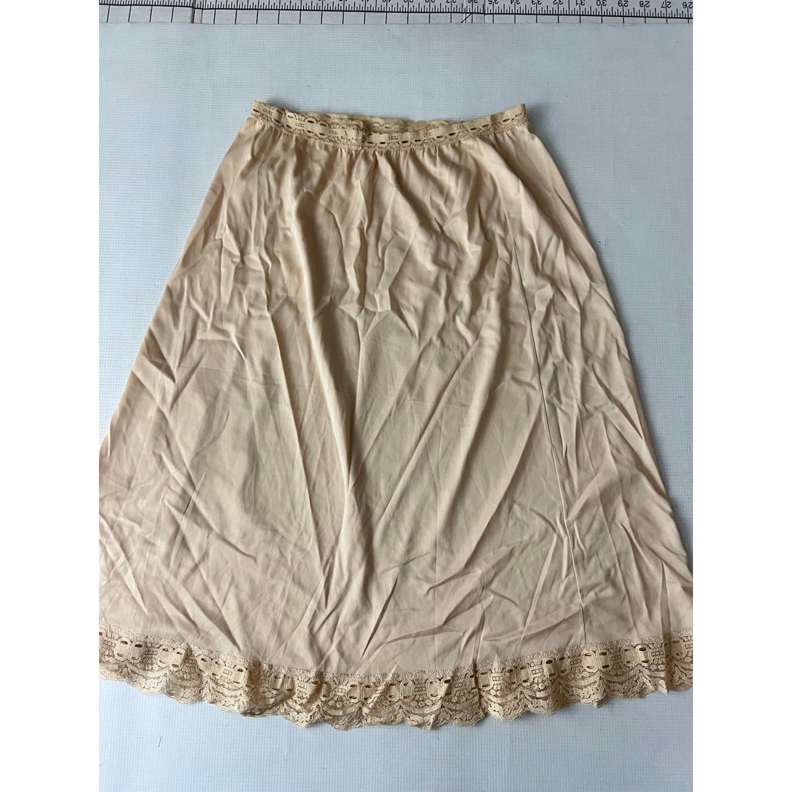 Olga Half Slip Skirt Womens Size S Beige Vintage Lace Trim Style 963T