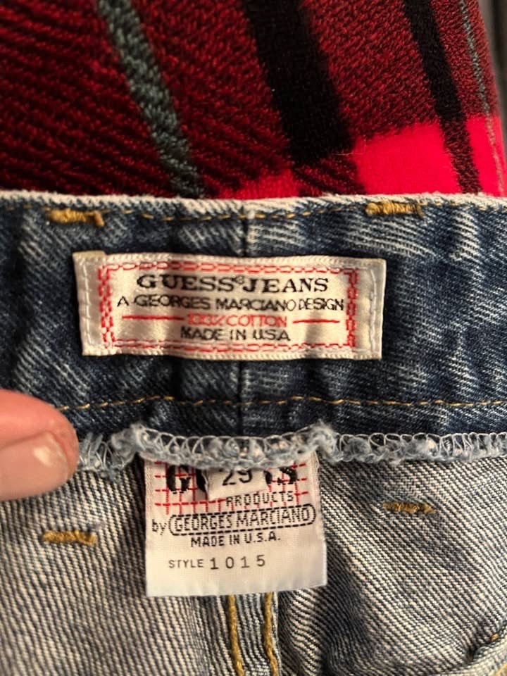 VTG Guess Women’s Jeans Size Waist 29 Inseam 26″ Zippered bottoms, GUESS Logo