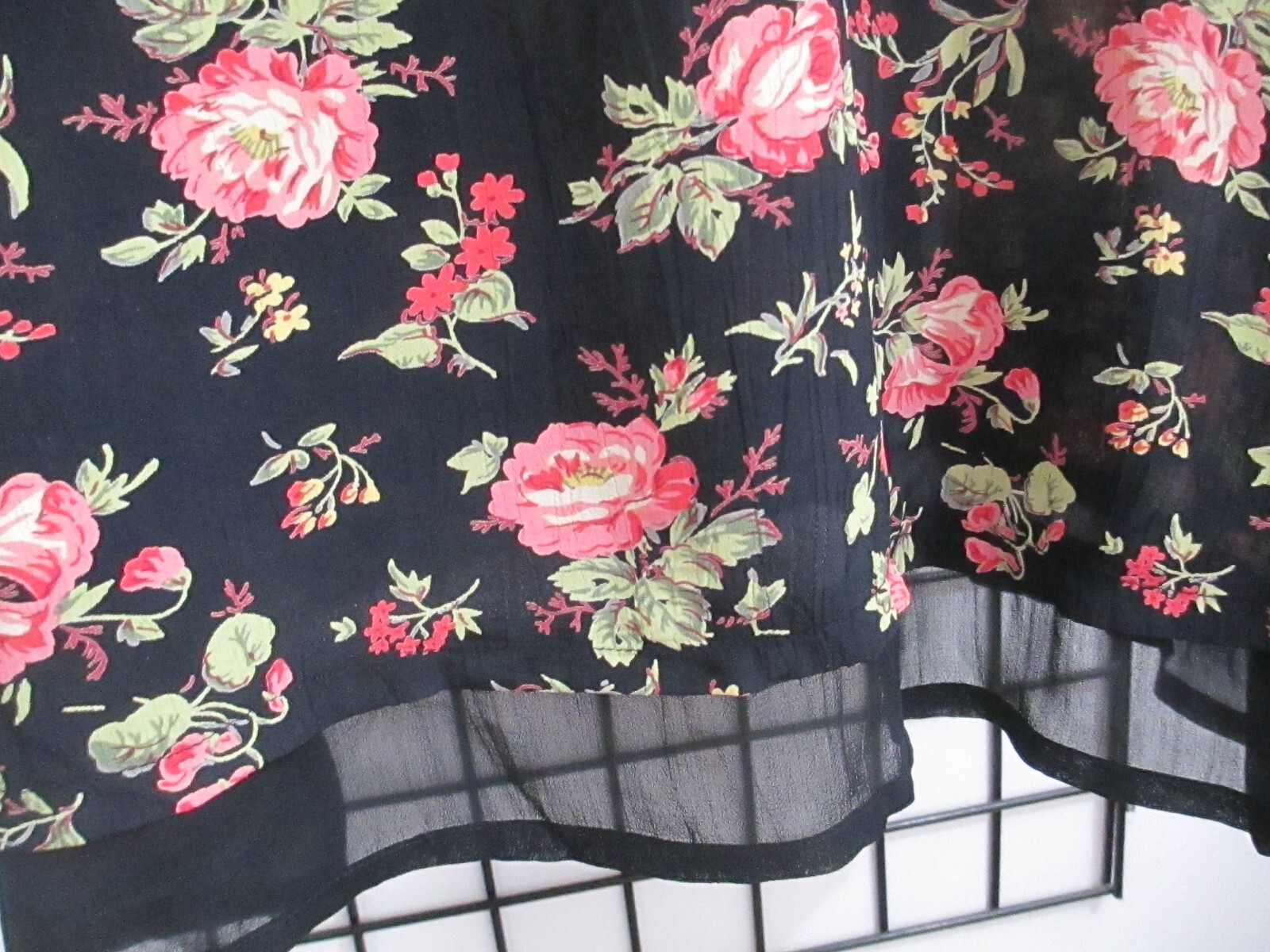 VINTAGE APRIL CORNELL 🌸 XL / 48″ BUST MAX==BLACK FLORAL / MAXI SHIFT DRESS