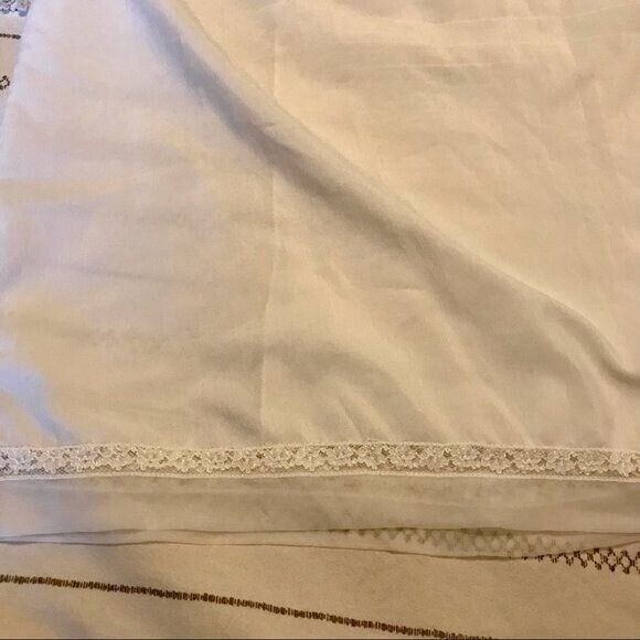 Vintage Women’s White Satin Lace Detail Pull-On Skirt Slip Sz XS Pin-Up Ethereal