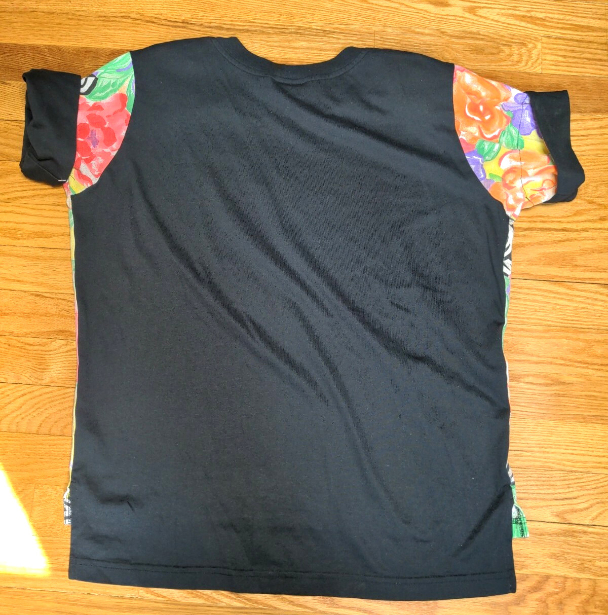 Traffic Jam Vintage 80’s Red & Multicolor Floral T-Shirt Size L