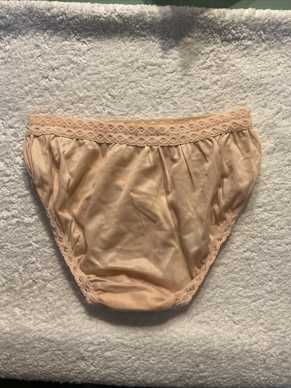 Maidenform No Show Panty Nylon & Lace Hipster Bikini Panties 4 Small USA