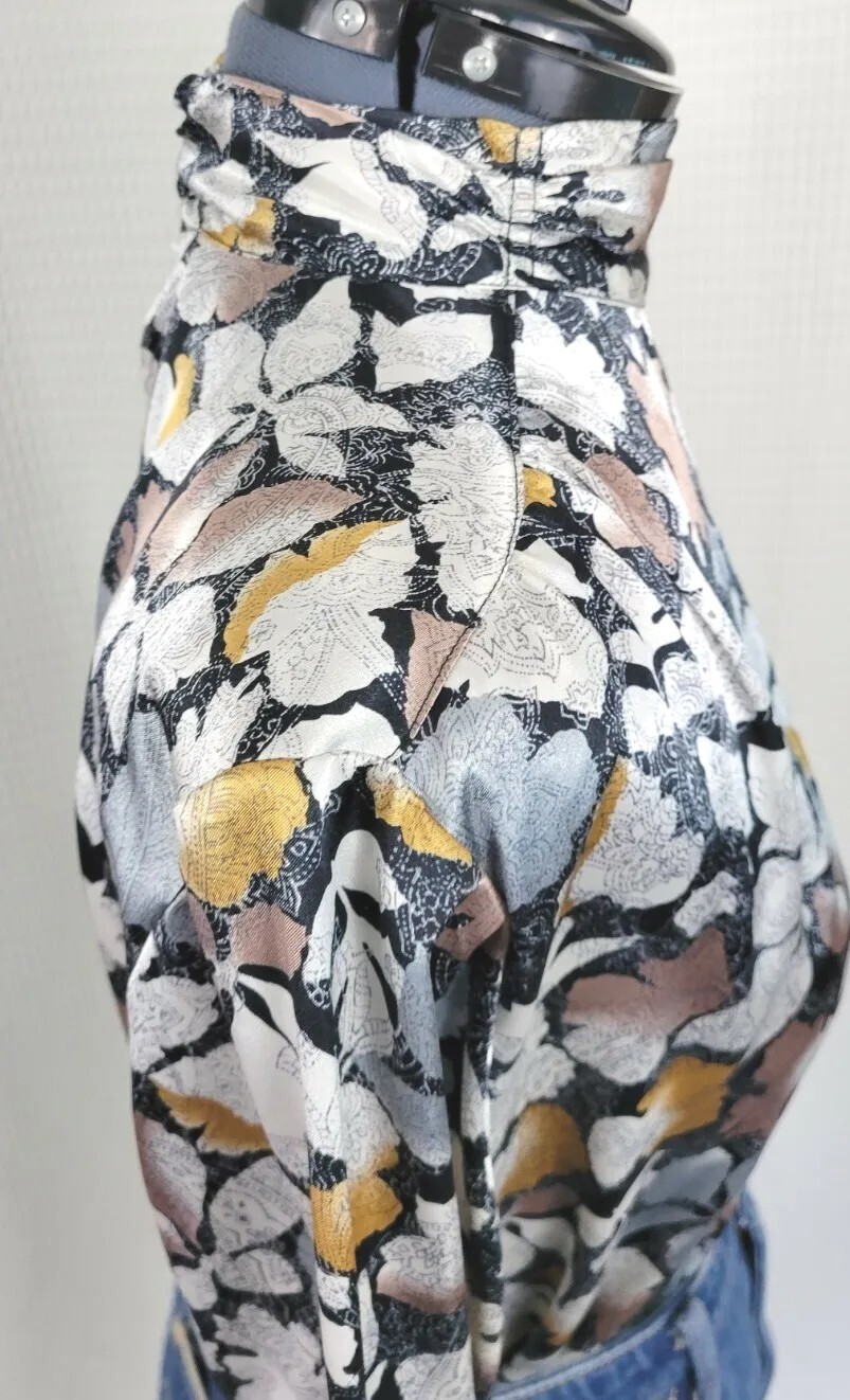 Vtg Notations Black/White/Grey/Brown Paisley Print over Leaf Print Blouse Sz 8