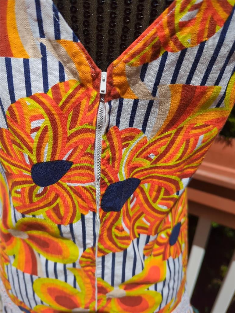 1950’s VINTAGE VIBRANT MULTI-COLOR LACE TRIM METAL ZIPPER DRESS 40″ BUST