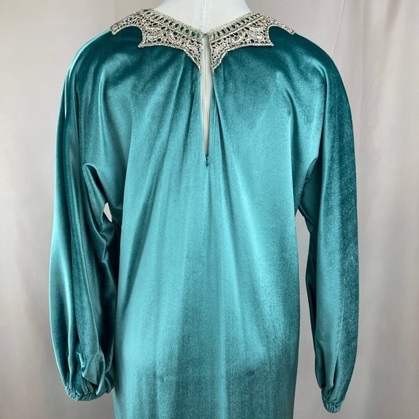 Vintage 70s LUCIE ANN Womens (M/L) Velour Night Gown Gold Mobwife Glam Roper